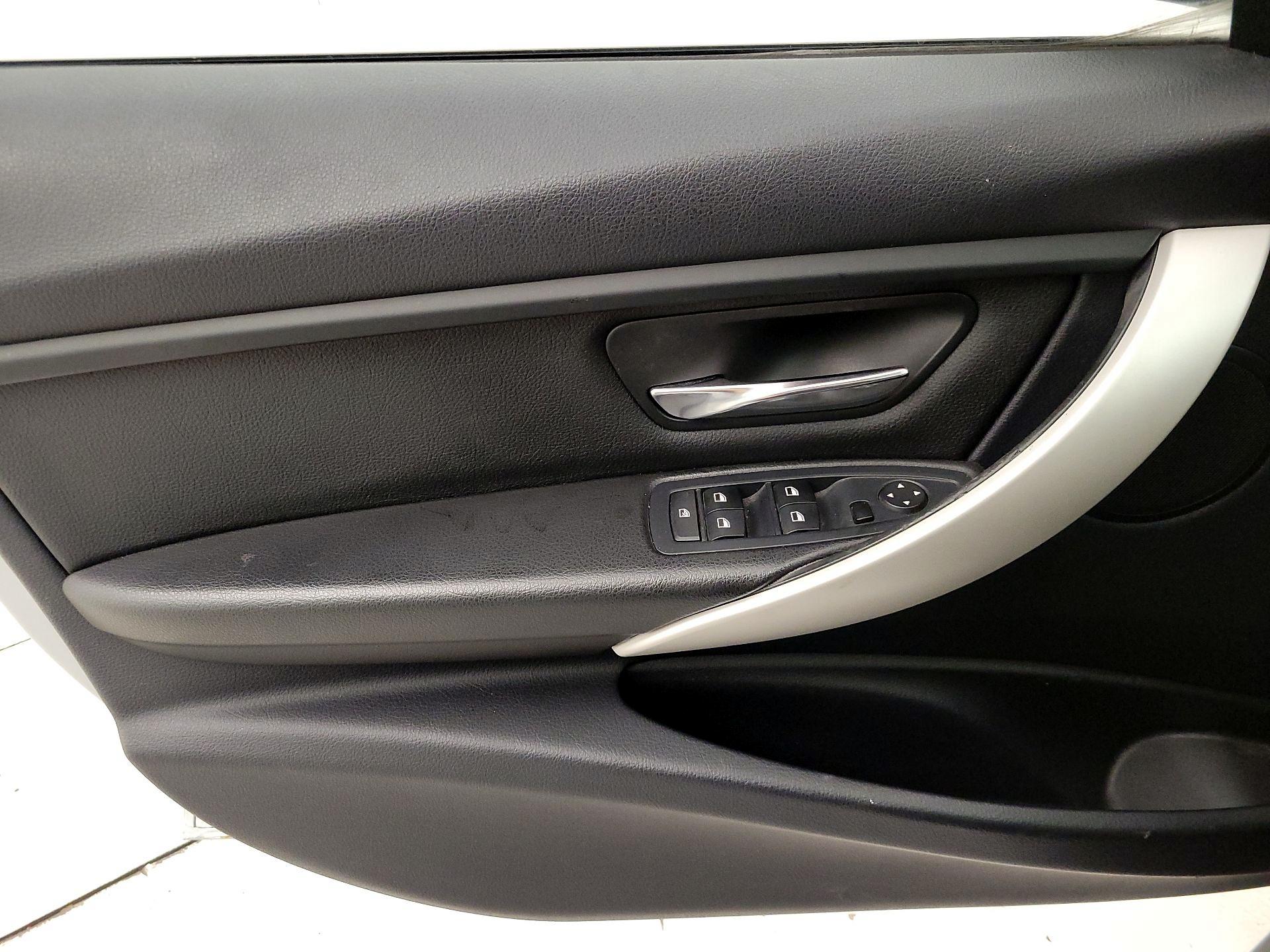Thumbnail: 2014 BMW 3 Series - 12