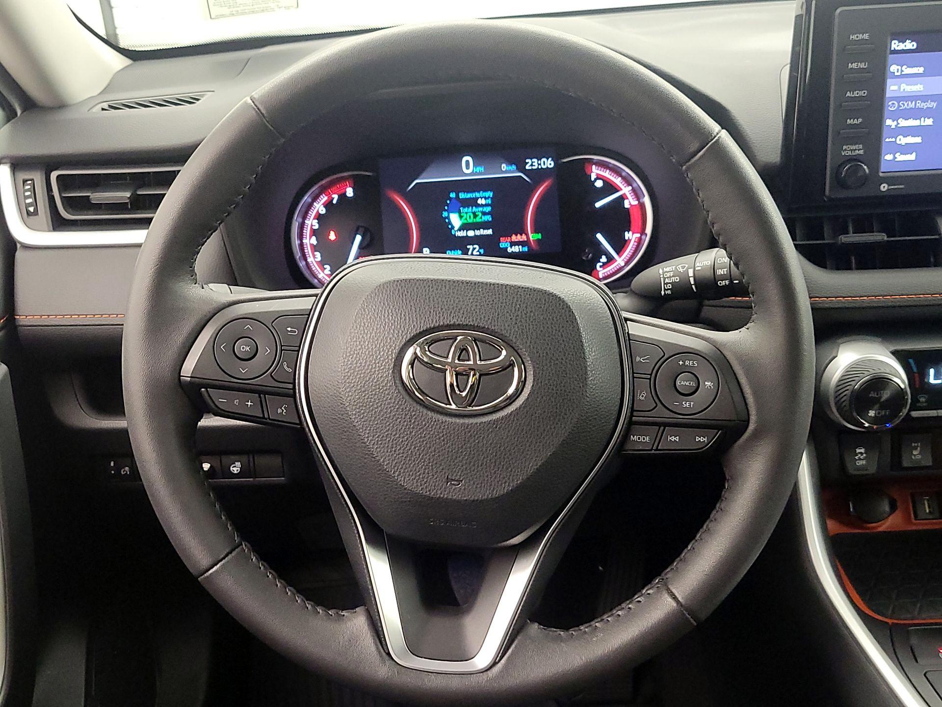 Thumbnail: 2022 Toyota RAV4 - 10