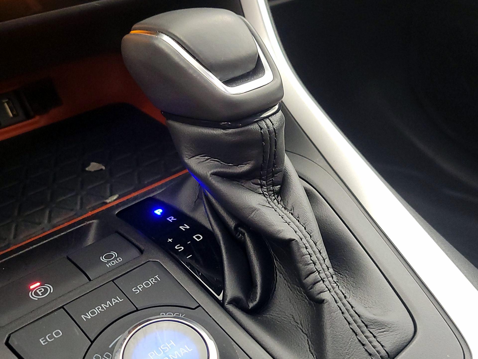 Thumbnail: 2022 Toyota RAV4 - 17