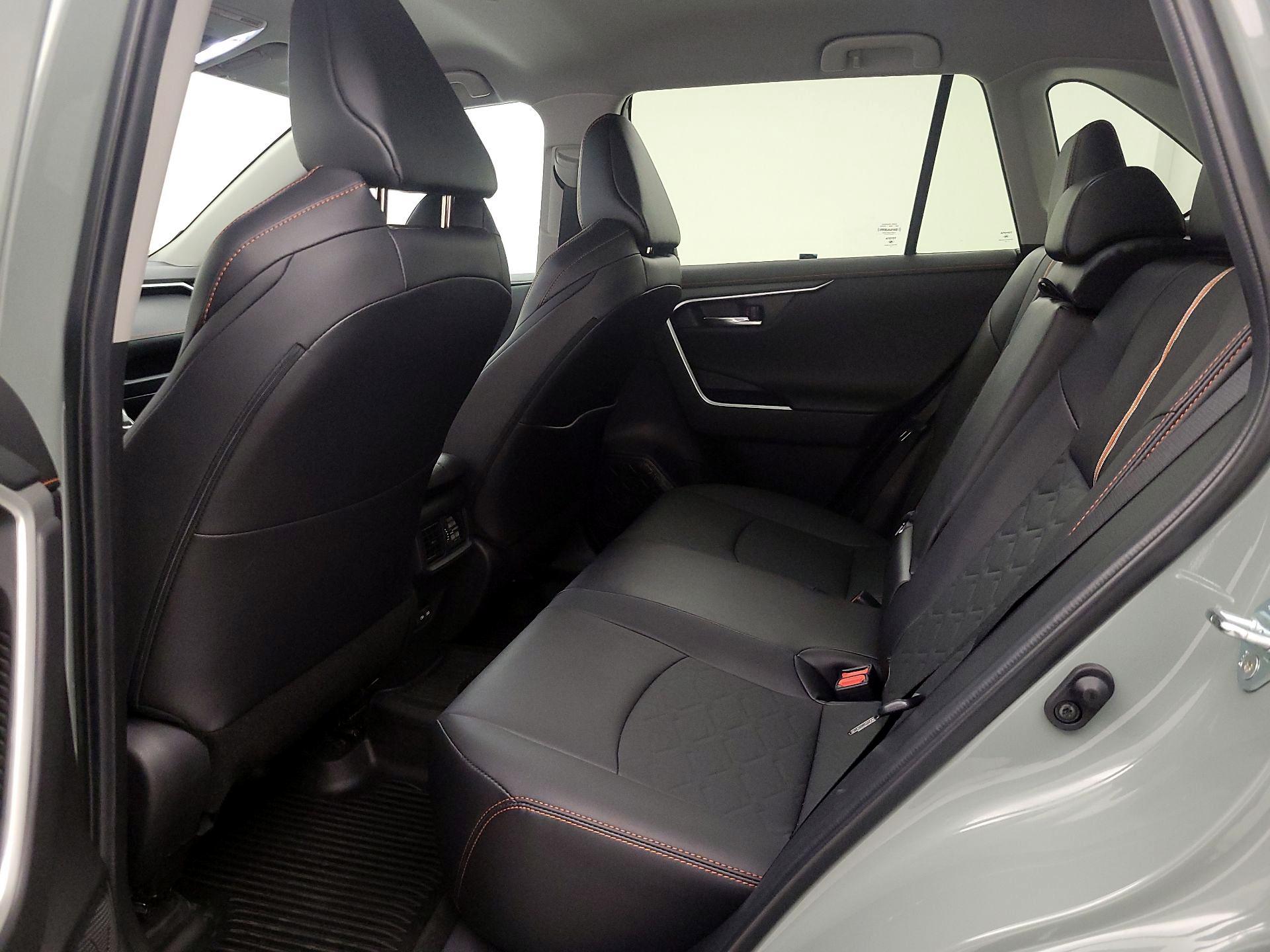 Thumbnail: 2022 Toyota RAV4 - 19