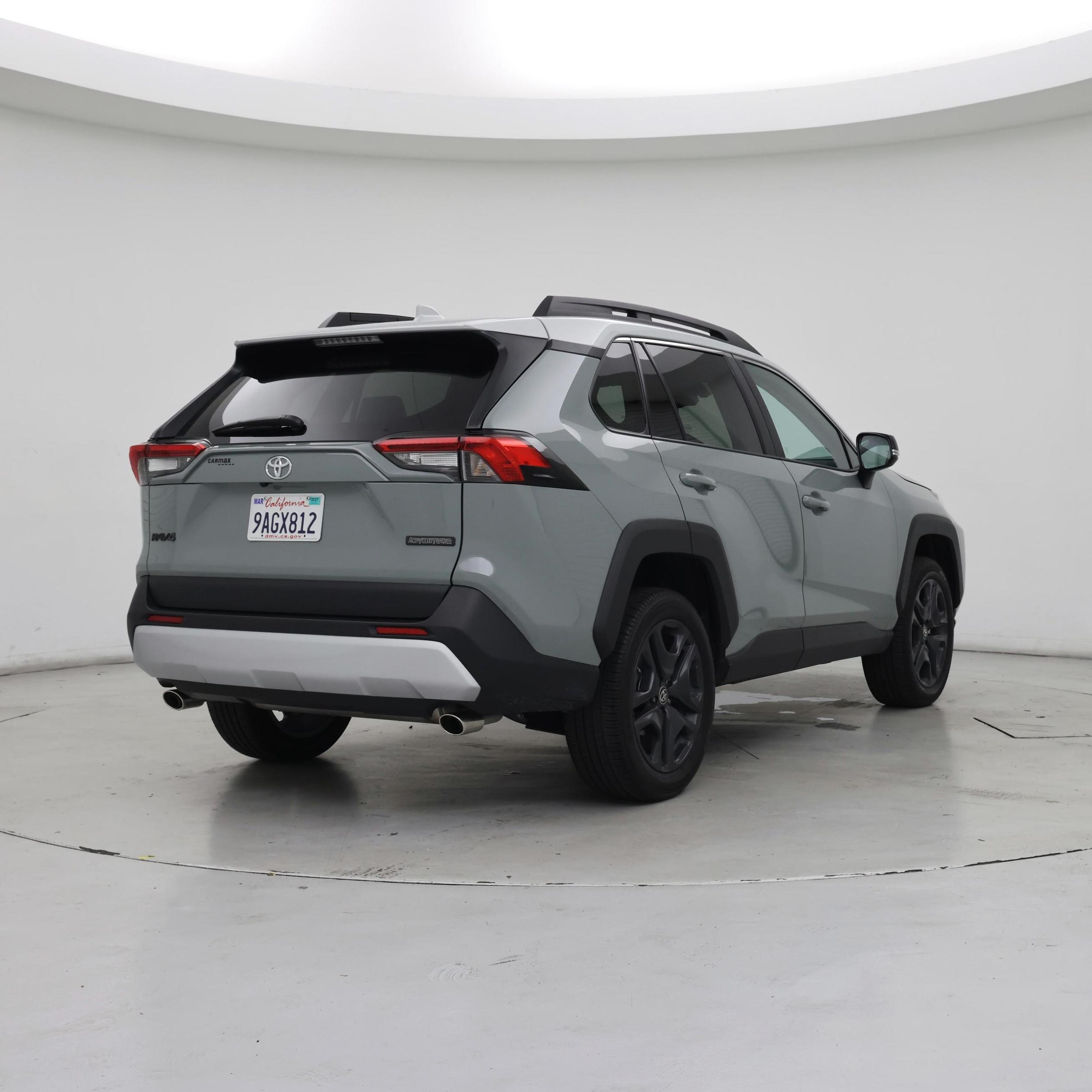 Thumbnail: 2022 Toyota RAV4 - 8