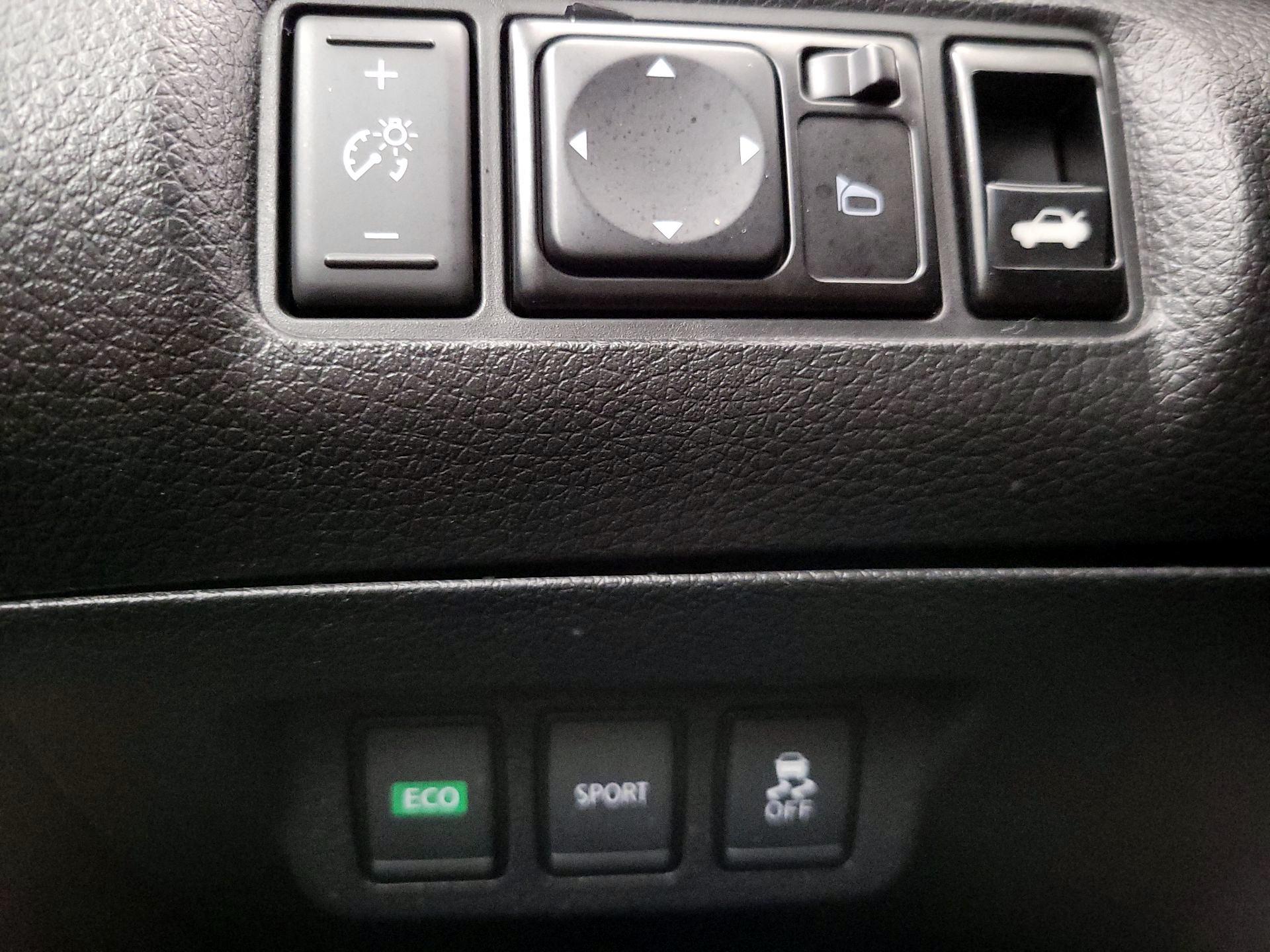 Thumbnail: 2017 Nissan Sentra - 13