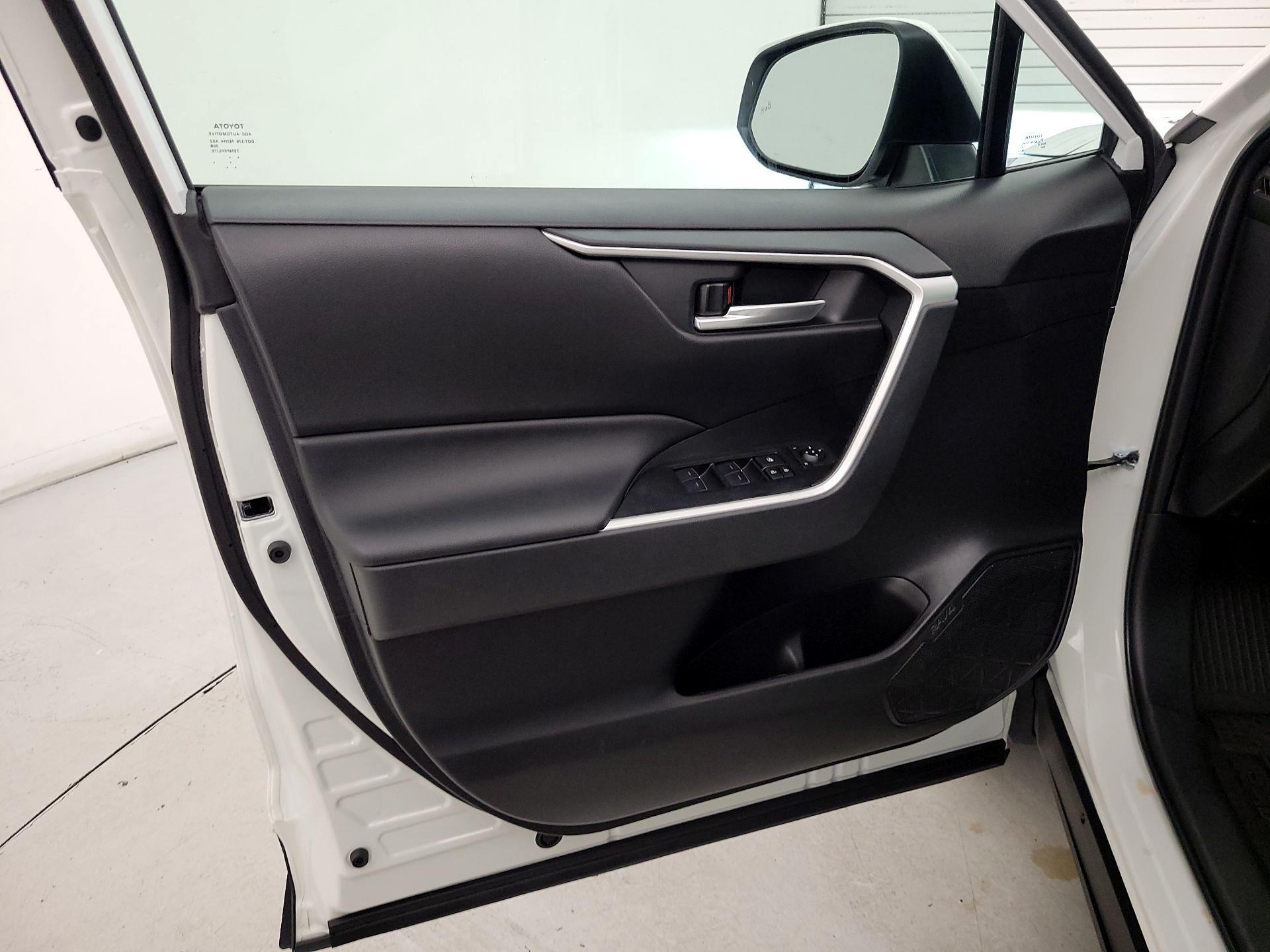 Thumbnail: 2024 Toyota RAV4 - 12