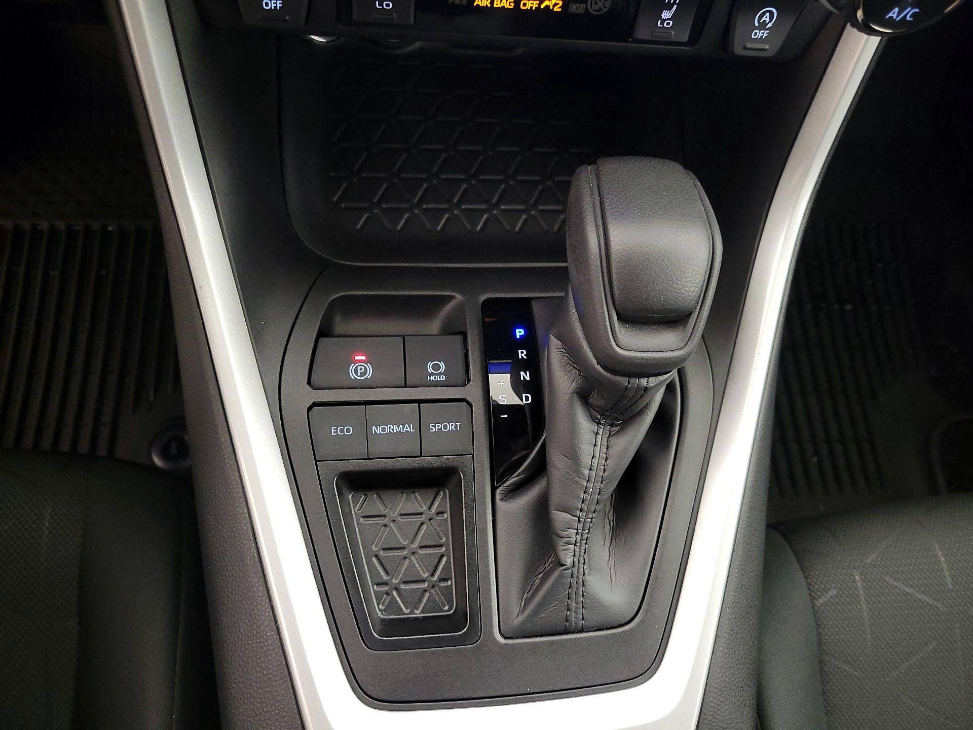 Thumbnail: 2024 Toyota RAV4 - 17