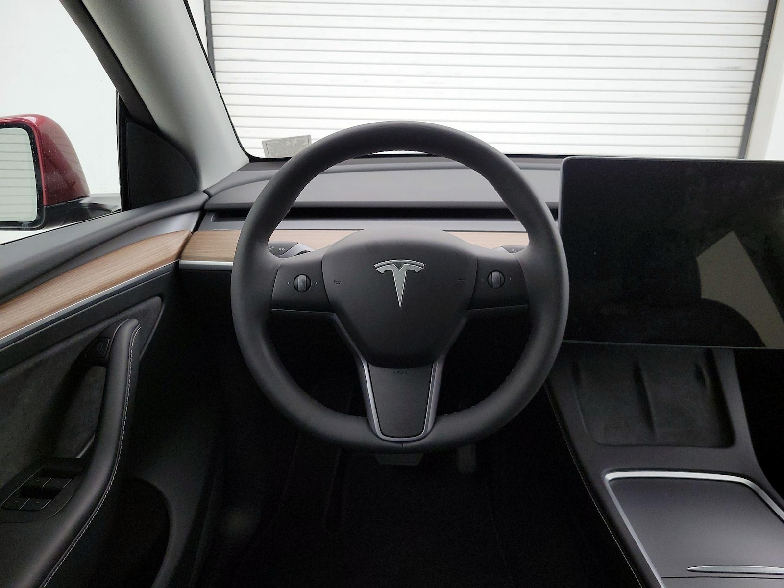2025 Tesla Model Y Long Range - Photo 11