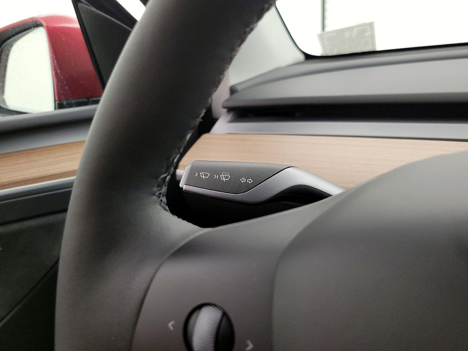 2025 Tesla Model Y Long Range - Photo 14