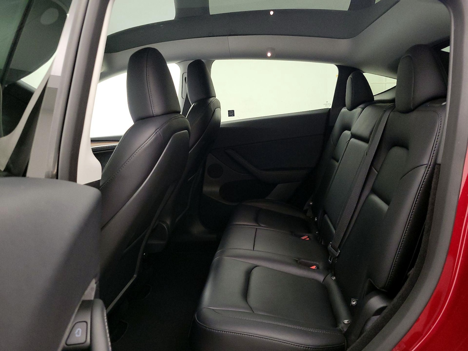 2025 Tesla Model Y Long Range - Photo 21