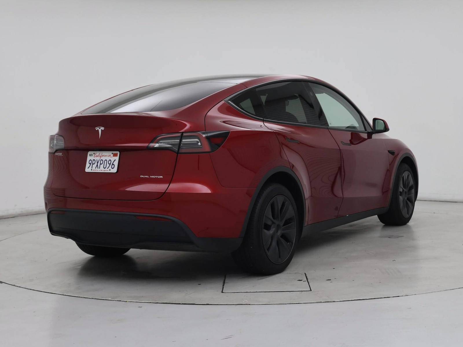 2025 Tesla Model Y Long Range - Photo 9