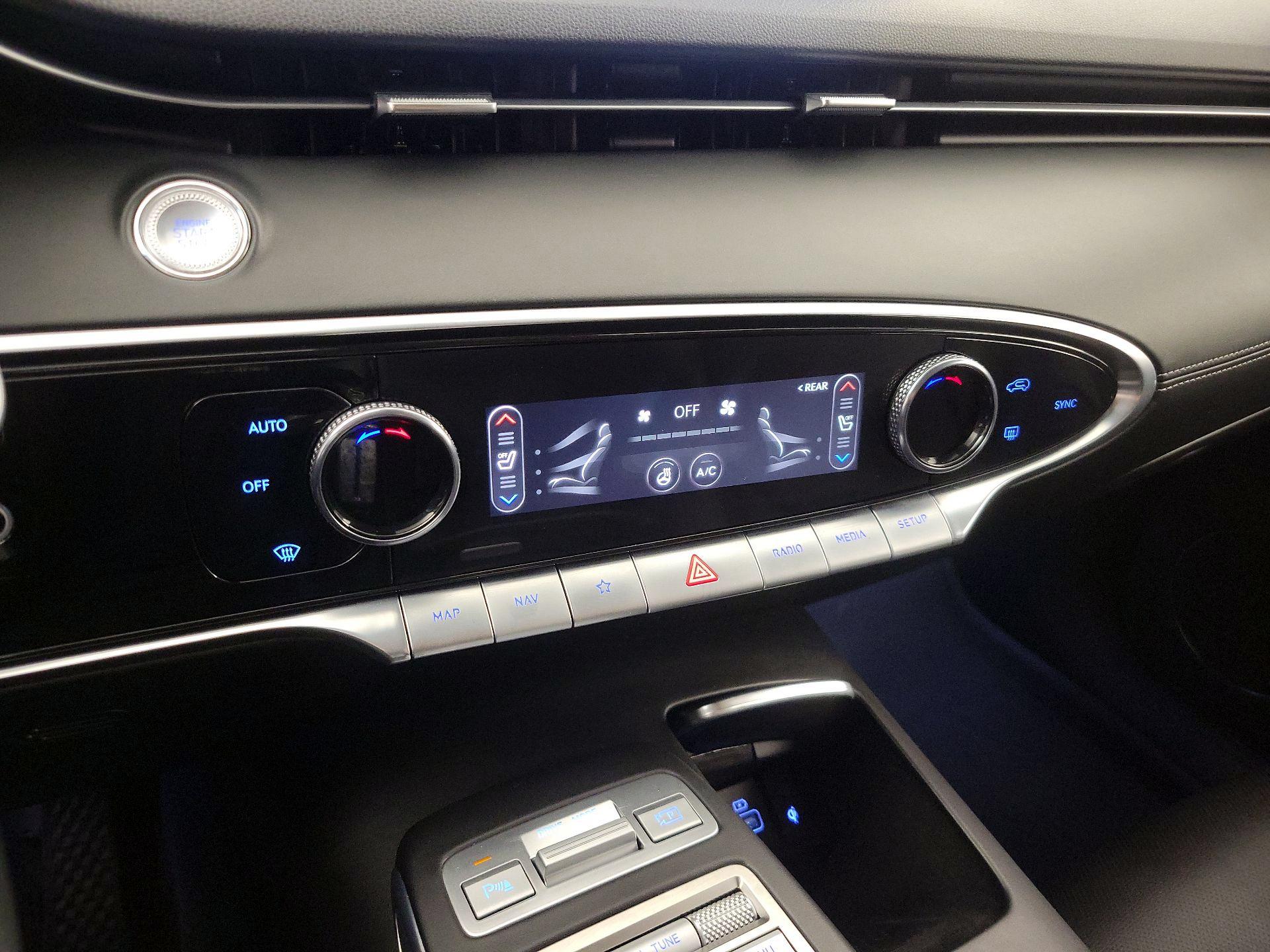 Thumbnail: 2023 Genesis GV70 - 17