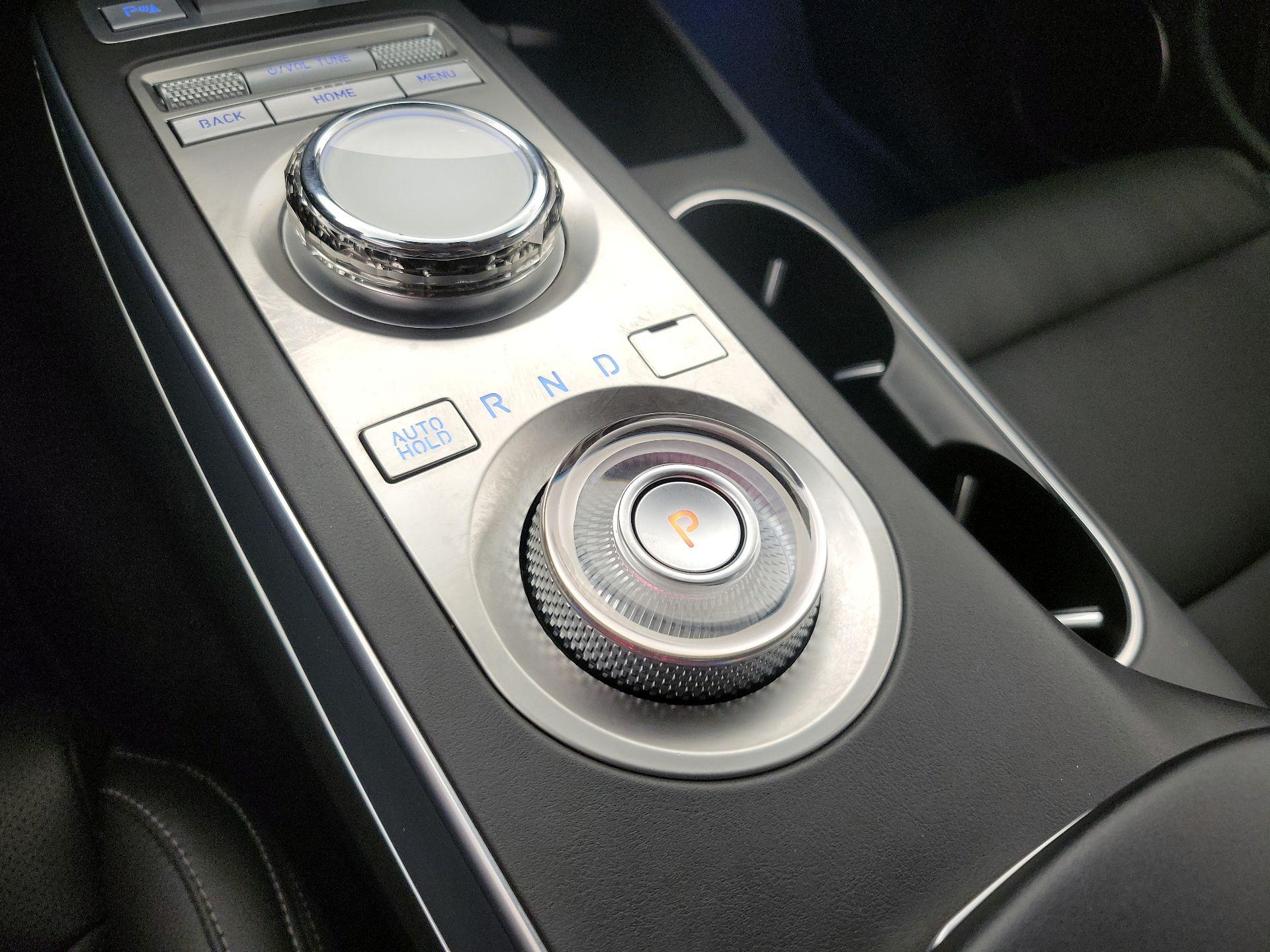 Thumbnail: 2023 Genesis GV70 - 18