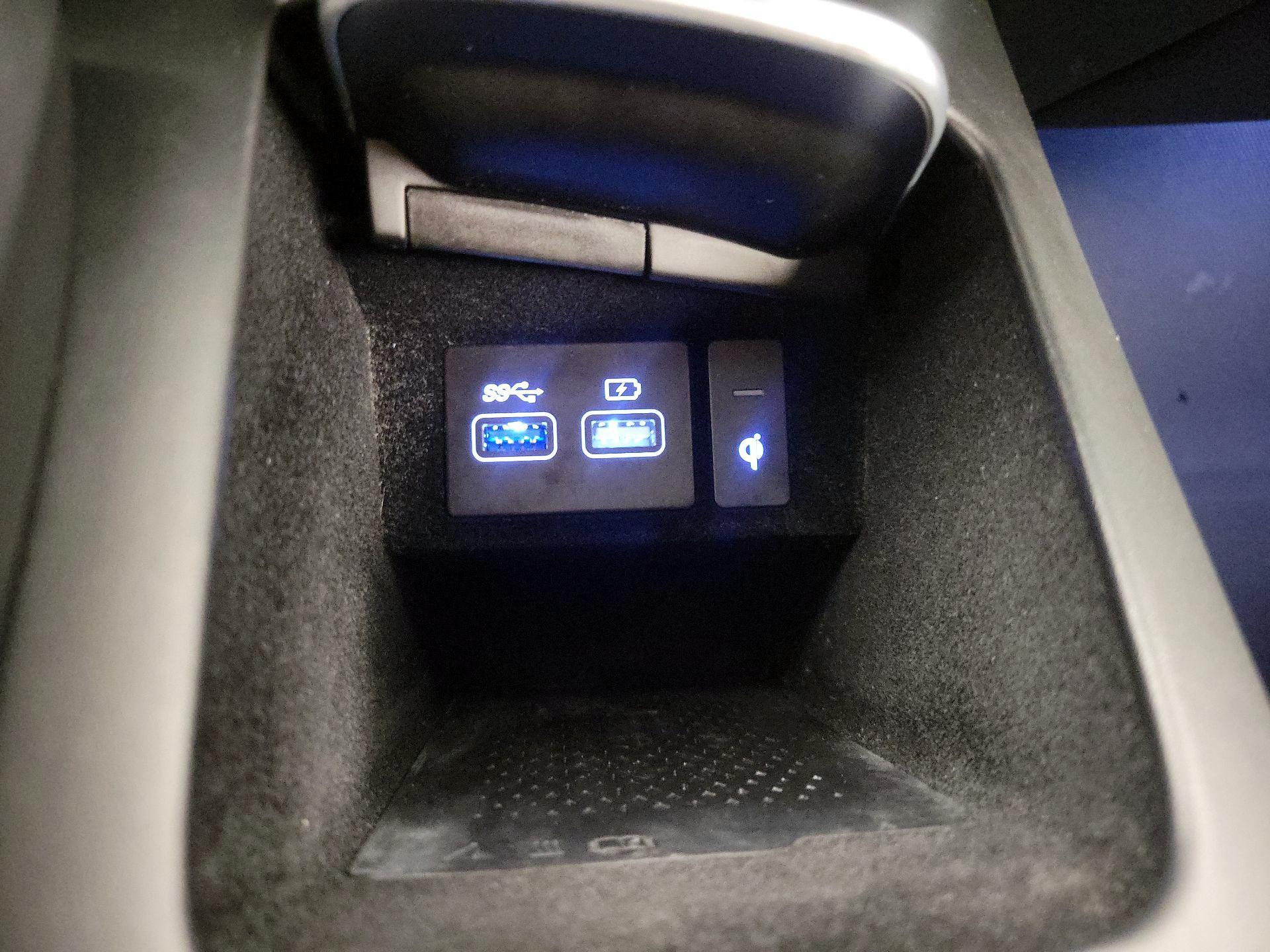 Thumbnail: 2023 Genesis GV70 - 19