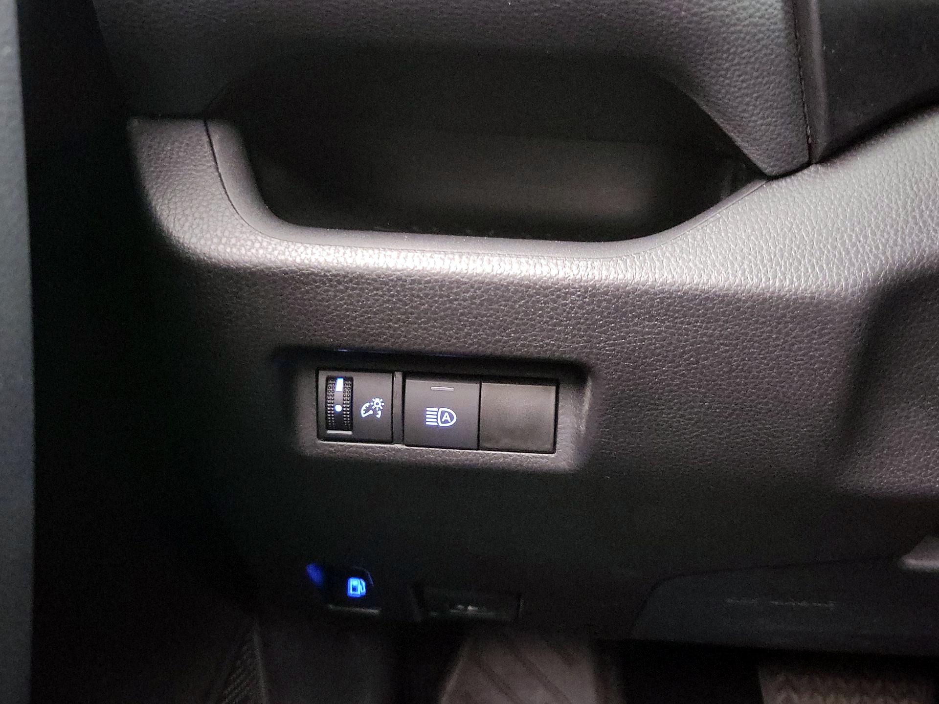 Thumbnail: 2021 Toyota RAV4 - 13