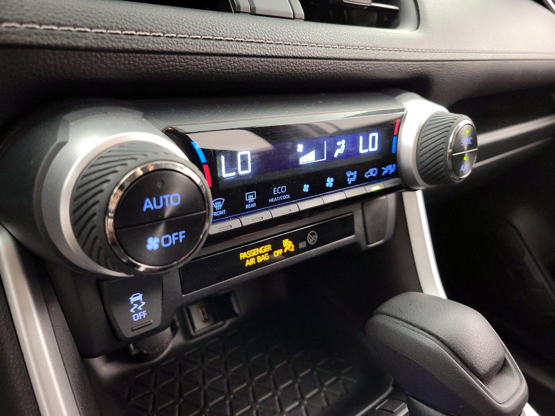 Thumbnail: 2021 Toyota RAV4 - 16