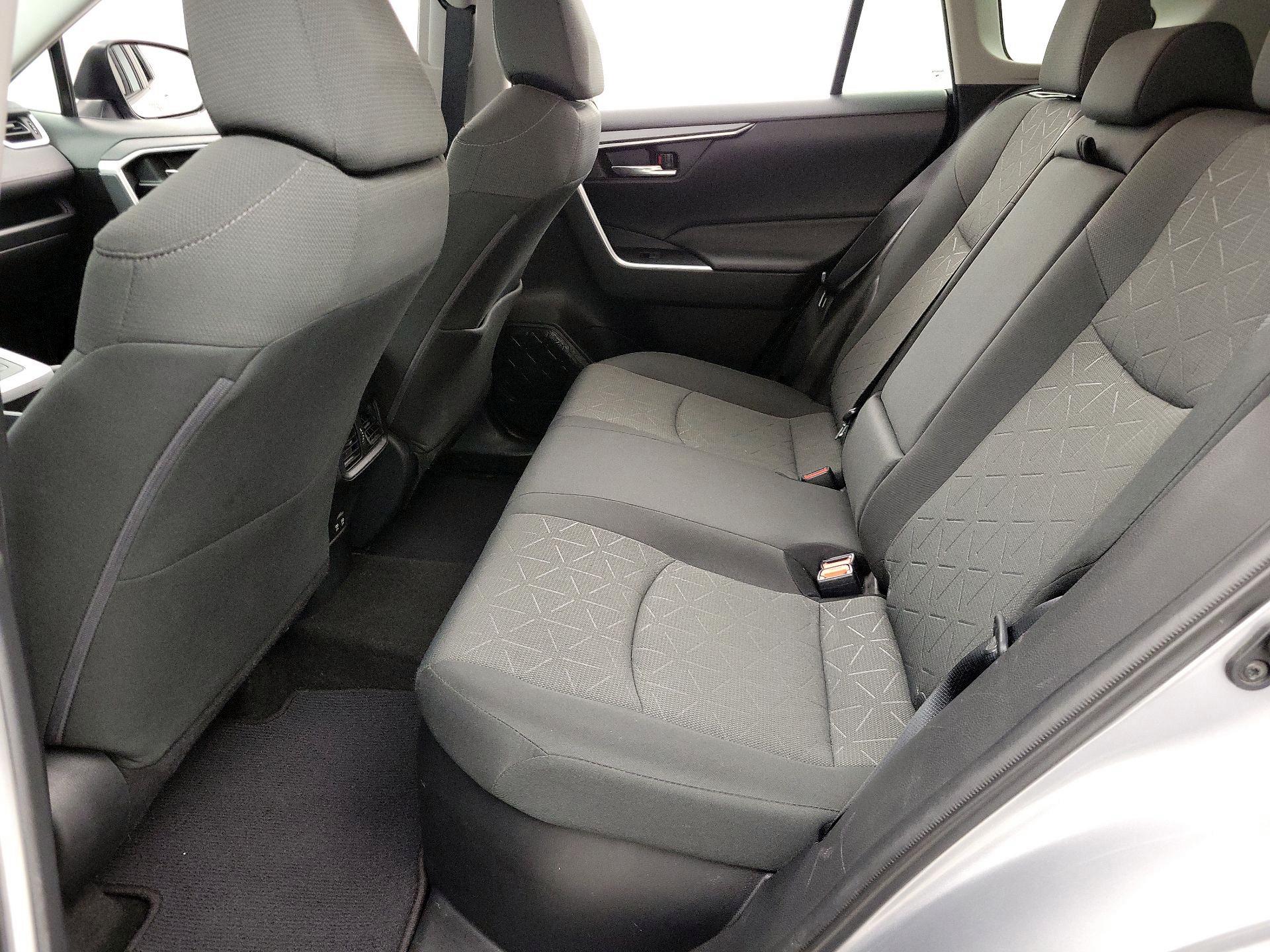 Thumbnail: 2021 Toyota RAV4 - 19