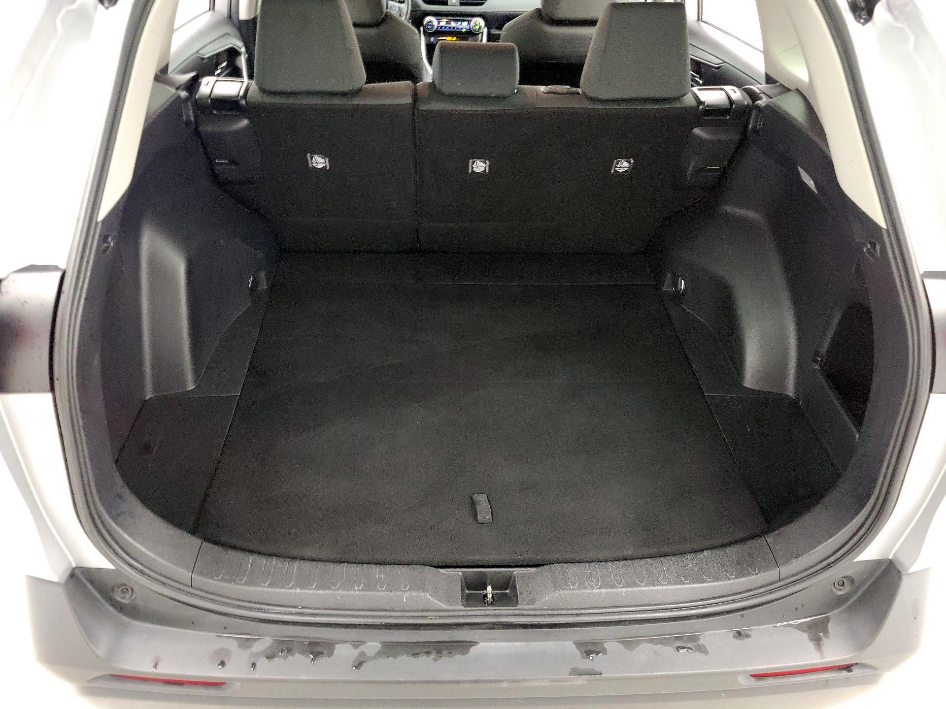 Thumbnail: 2021 Toyota RAV4 - 20