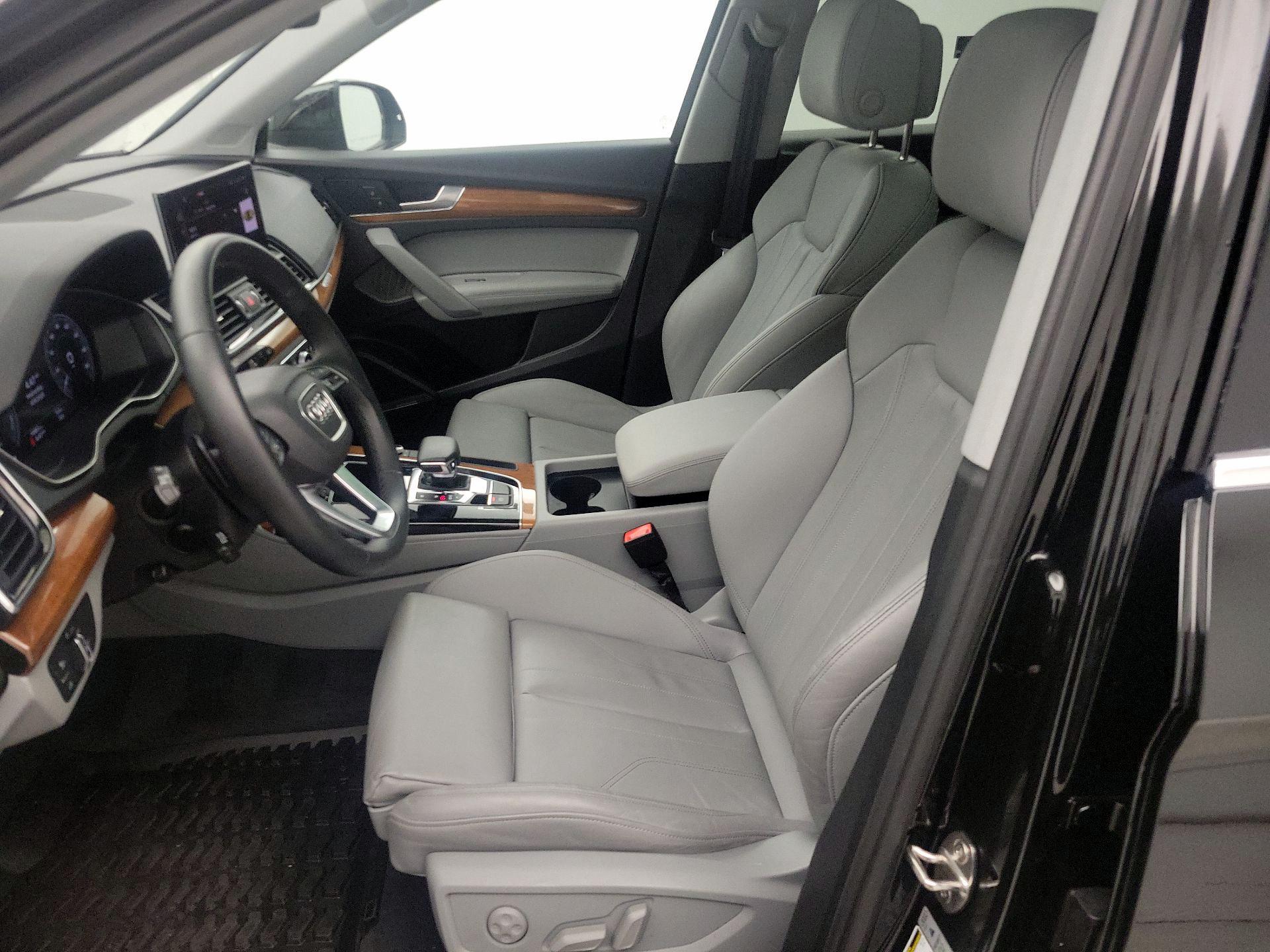 Thumbnail: 2024 Audi Q5 - 11