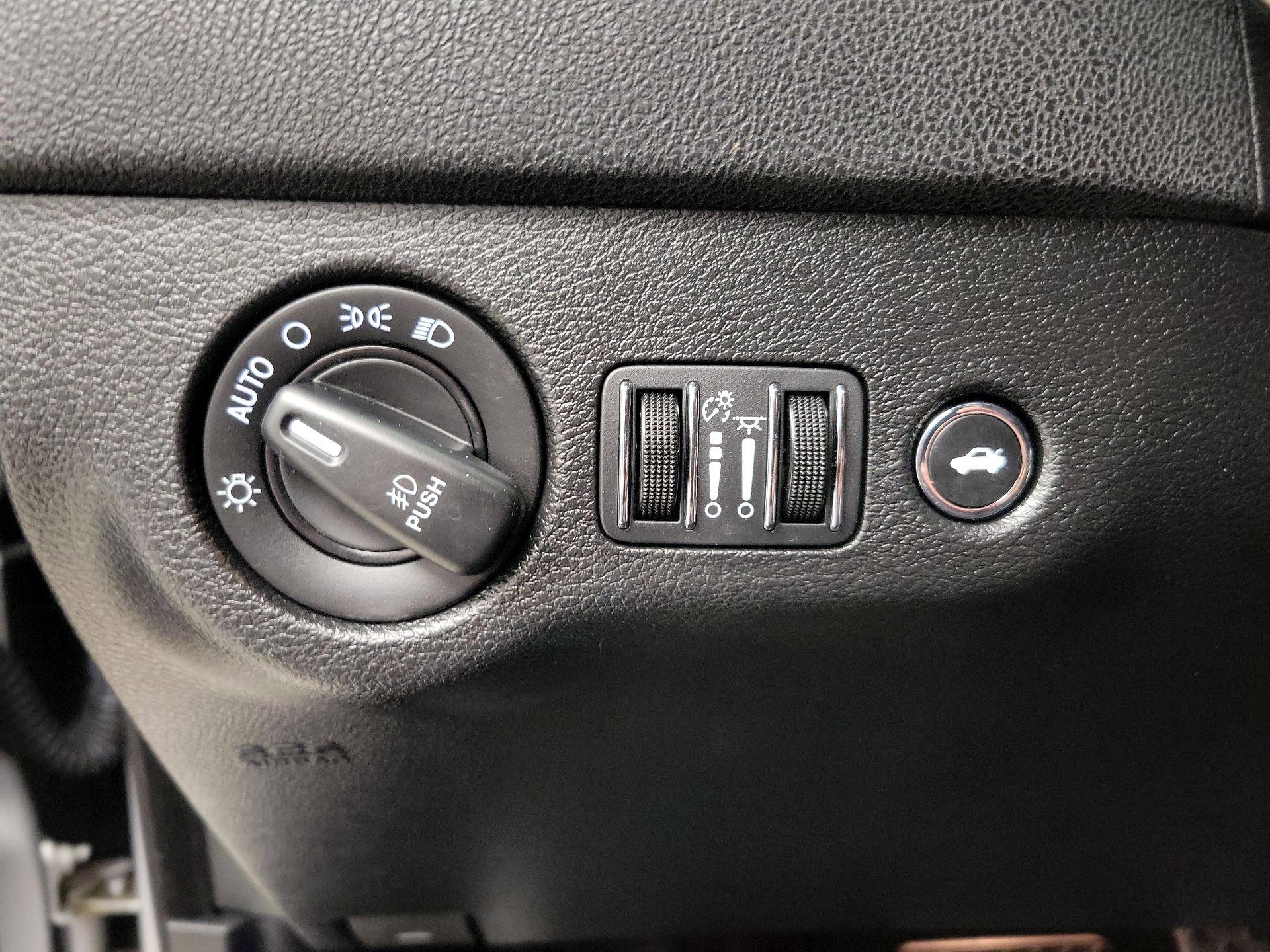 Thumbnail: 2020 Dodge Charger - 13