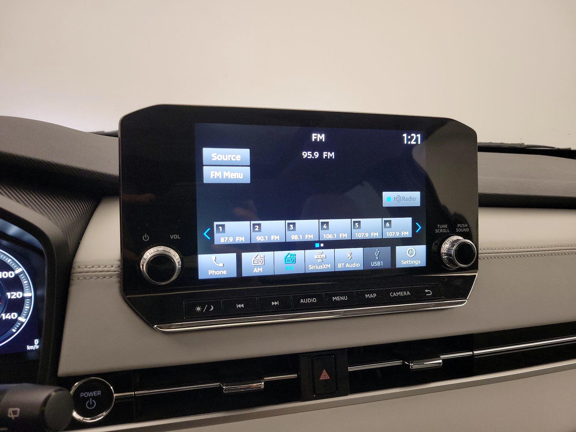 Thumbnail: 2023 Mitsubishi Outlander - 16