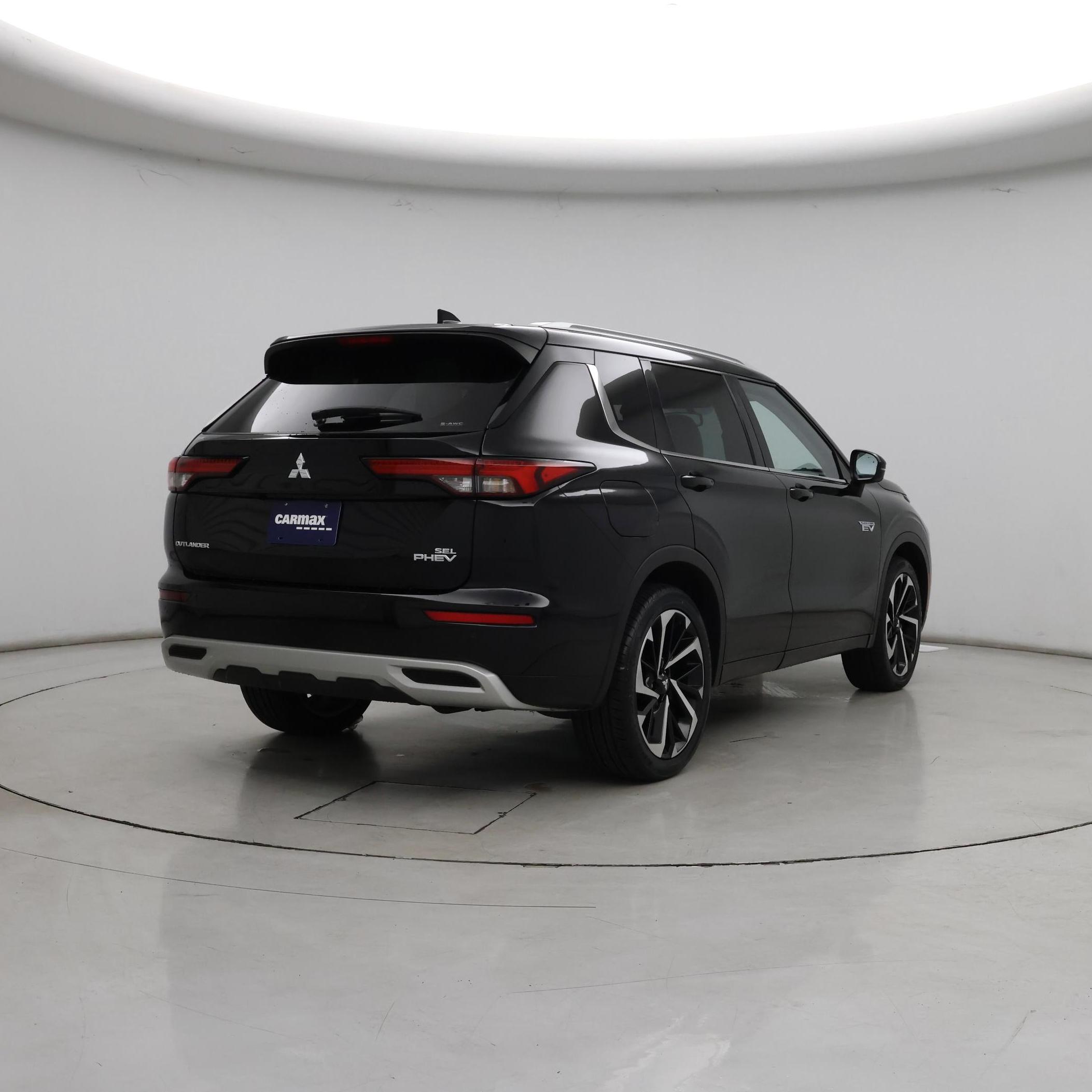 Thumbnail: 2023 Mitsubishi Outlander - 8