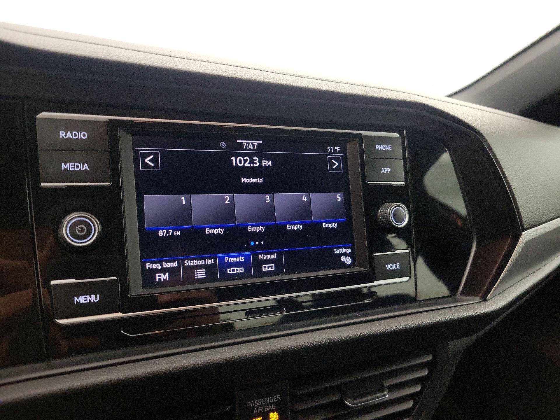 Thumbnail: 2023 Volkswagen Jetta - 15