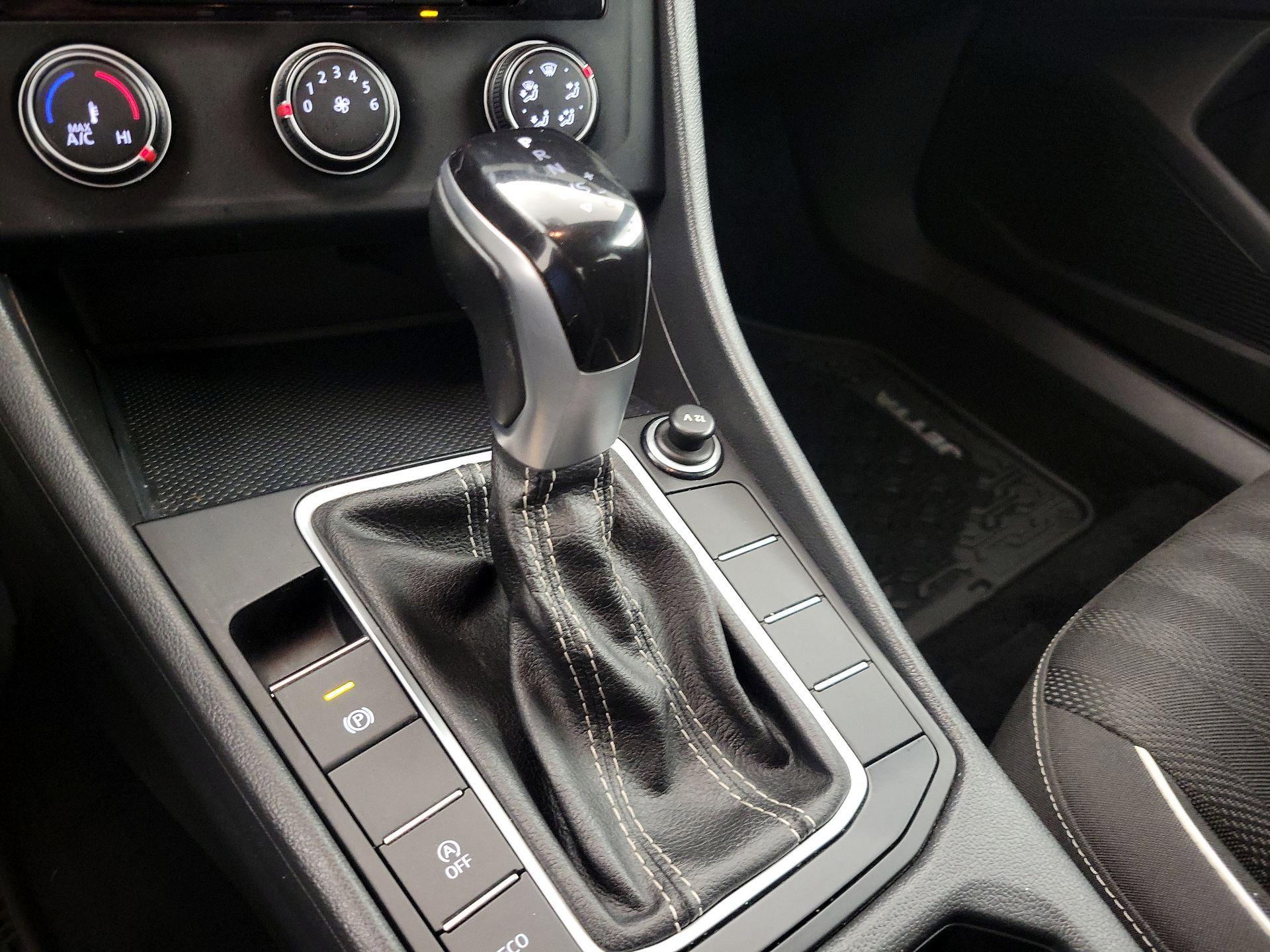 Thumbnail: 2023 Volkswagen Jetta - 17