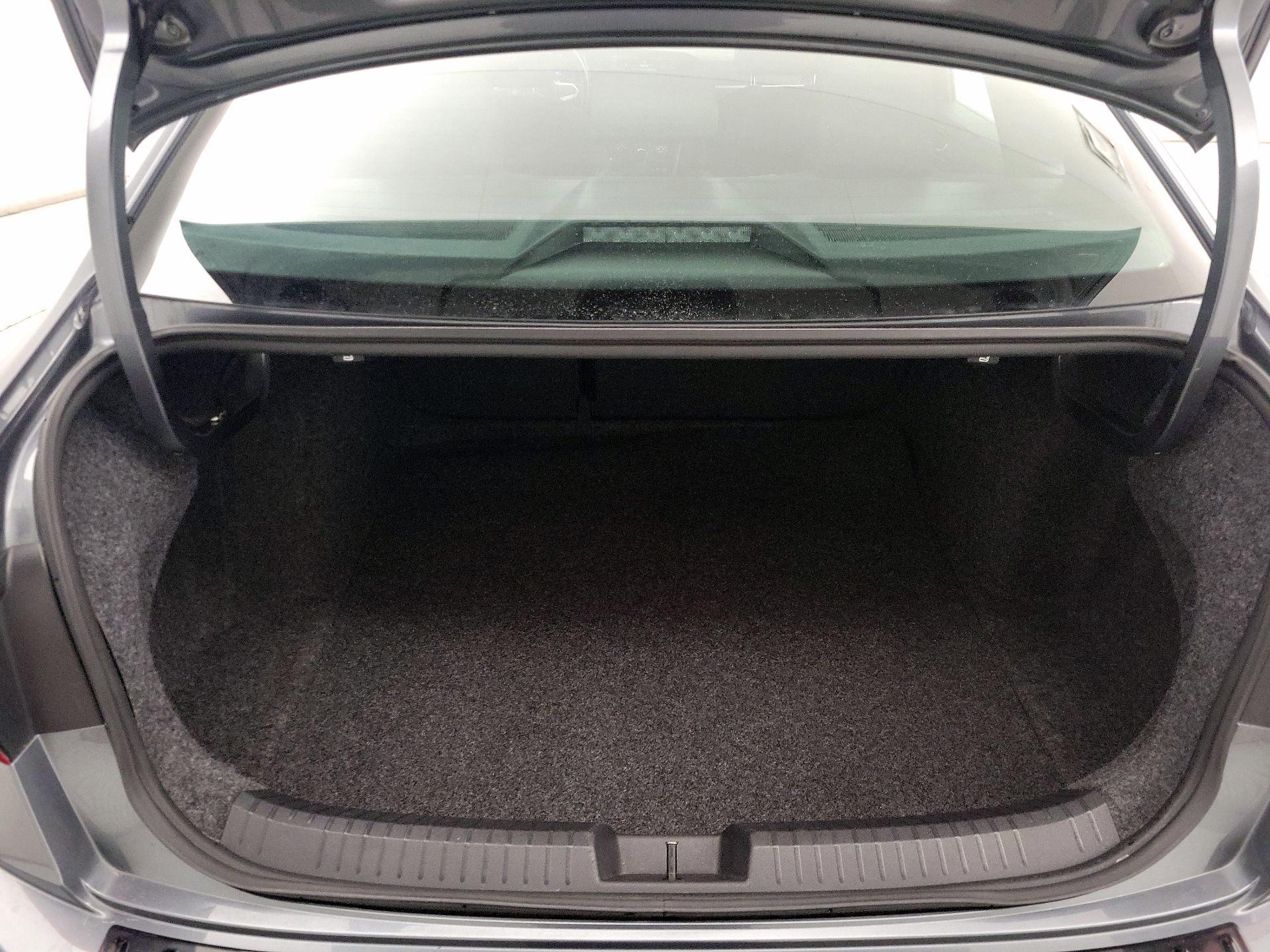 Thumbnail: 2023 Volkswagen Jetta - 20