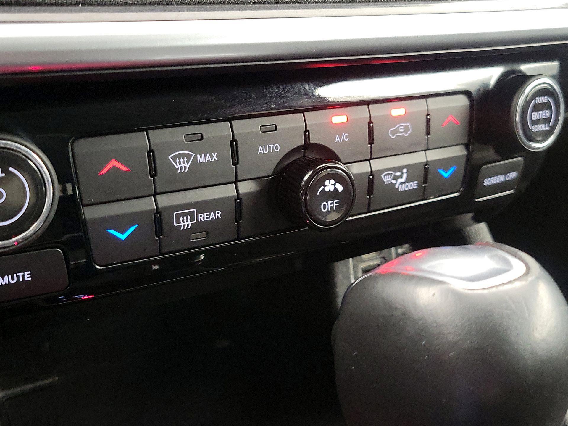 Thumbnail: 2022 Jeep Compass - 16