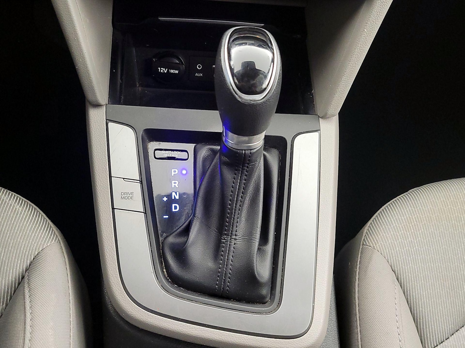 2018 Hyundai Elantra SEL - Photo 18