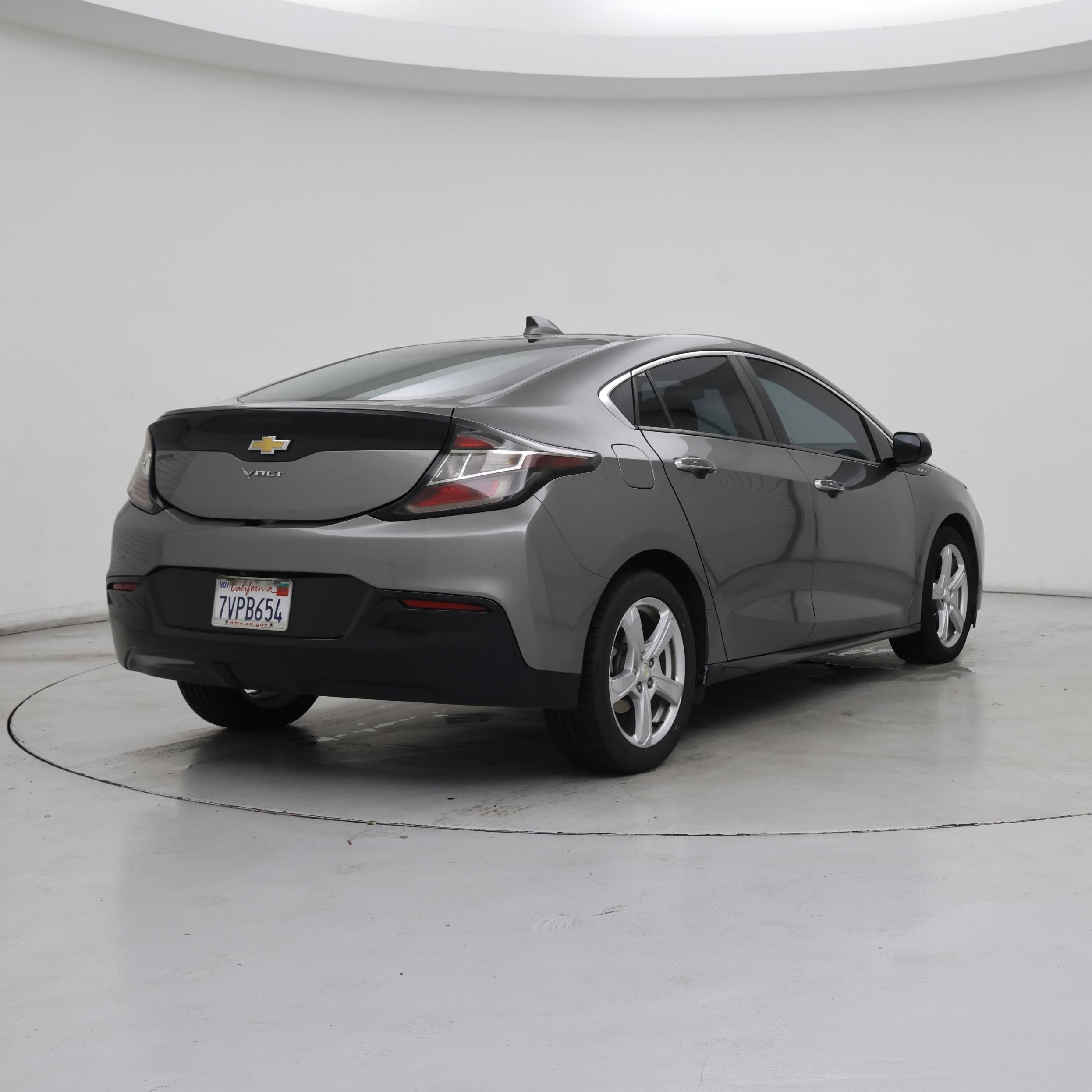 Thumbnail: 2017 Chevrolet Volt - 8