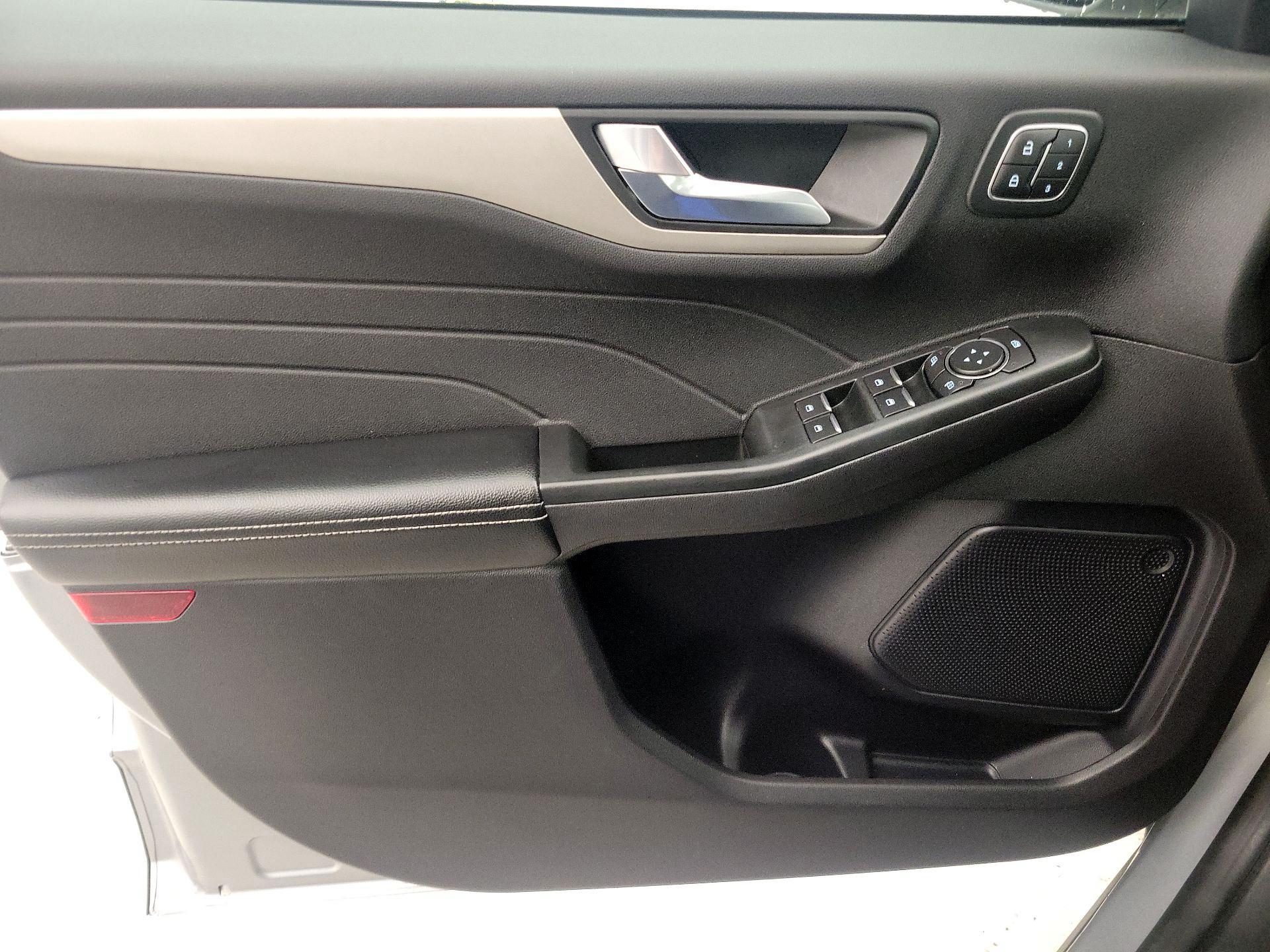 Thumbnail: 2022 Ford Escape - 12