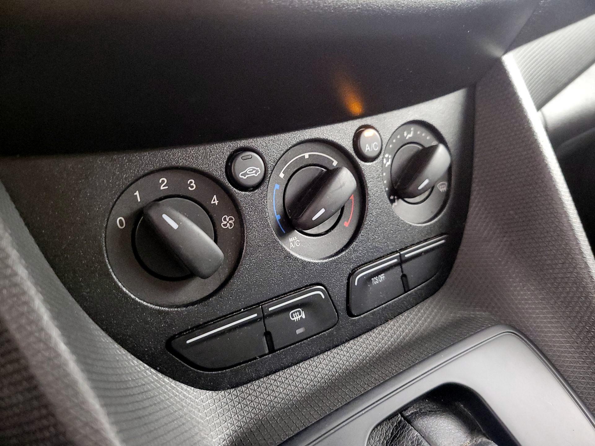 Thumbnail: 2018 Ford Transit Series - 15