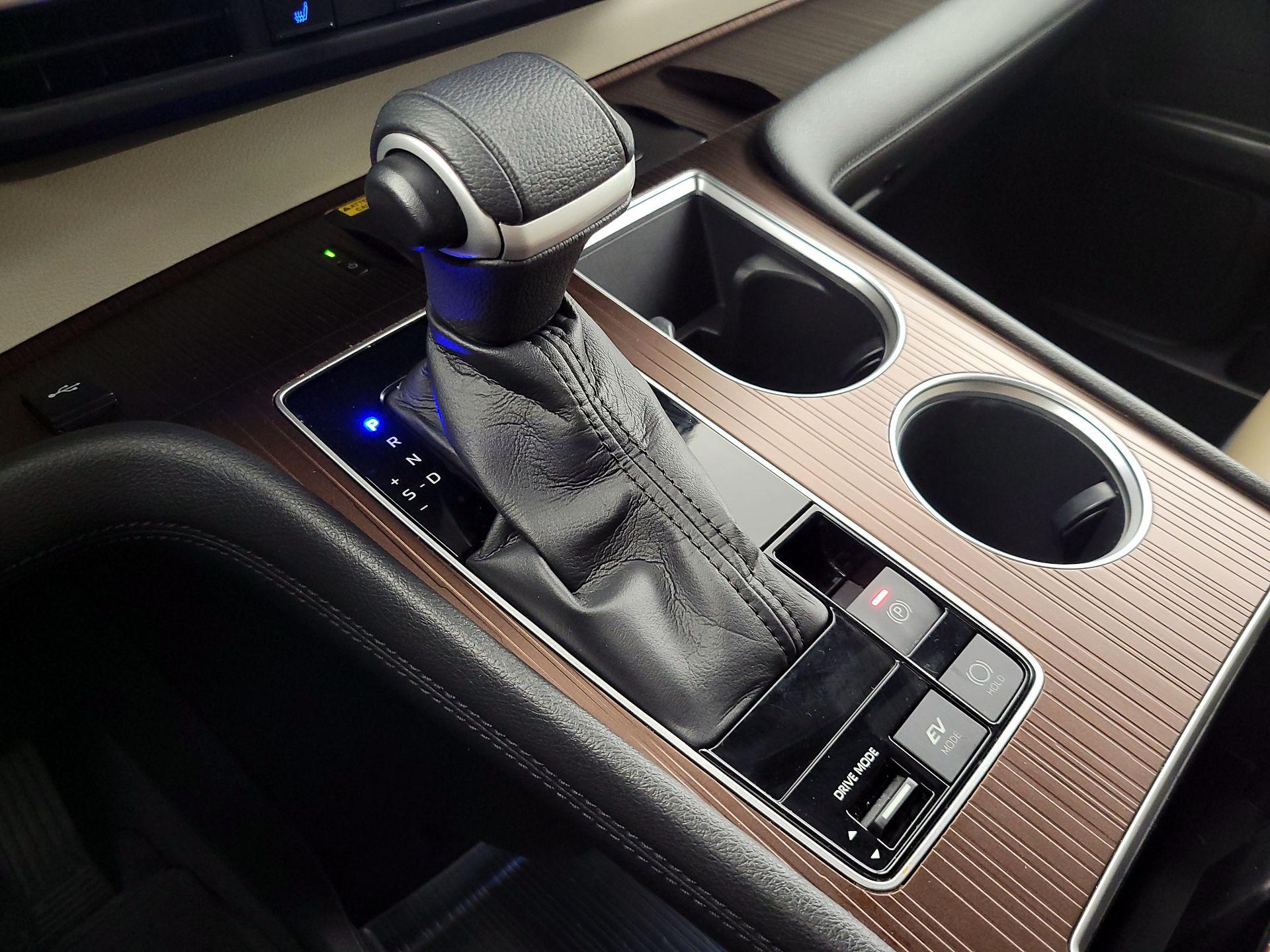 Thumbnail: 2022 Toyota Sienna - 18