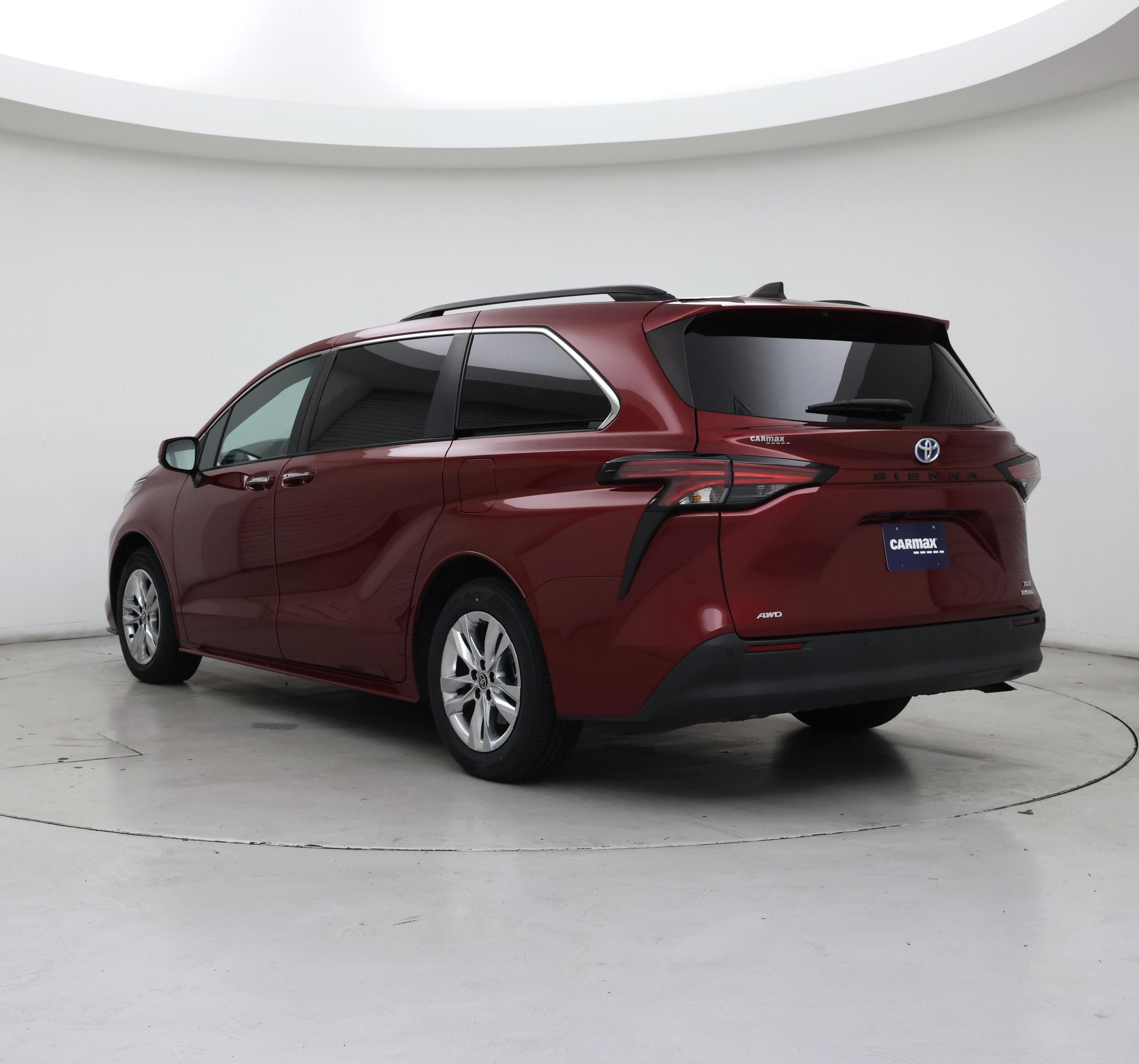 Thumbnail: 2022 Toyota Sienna - 2