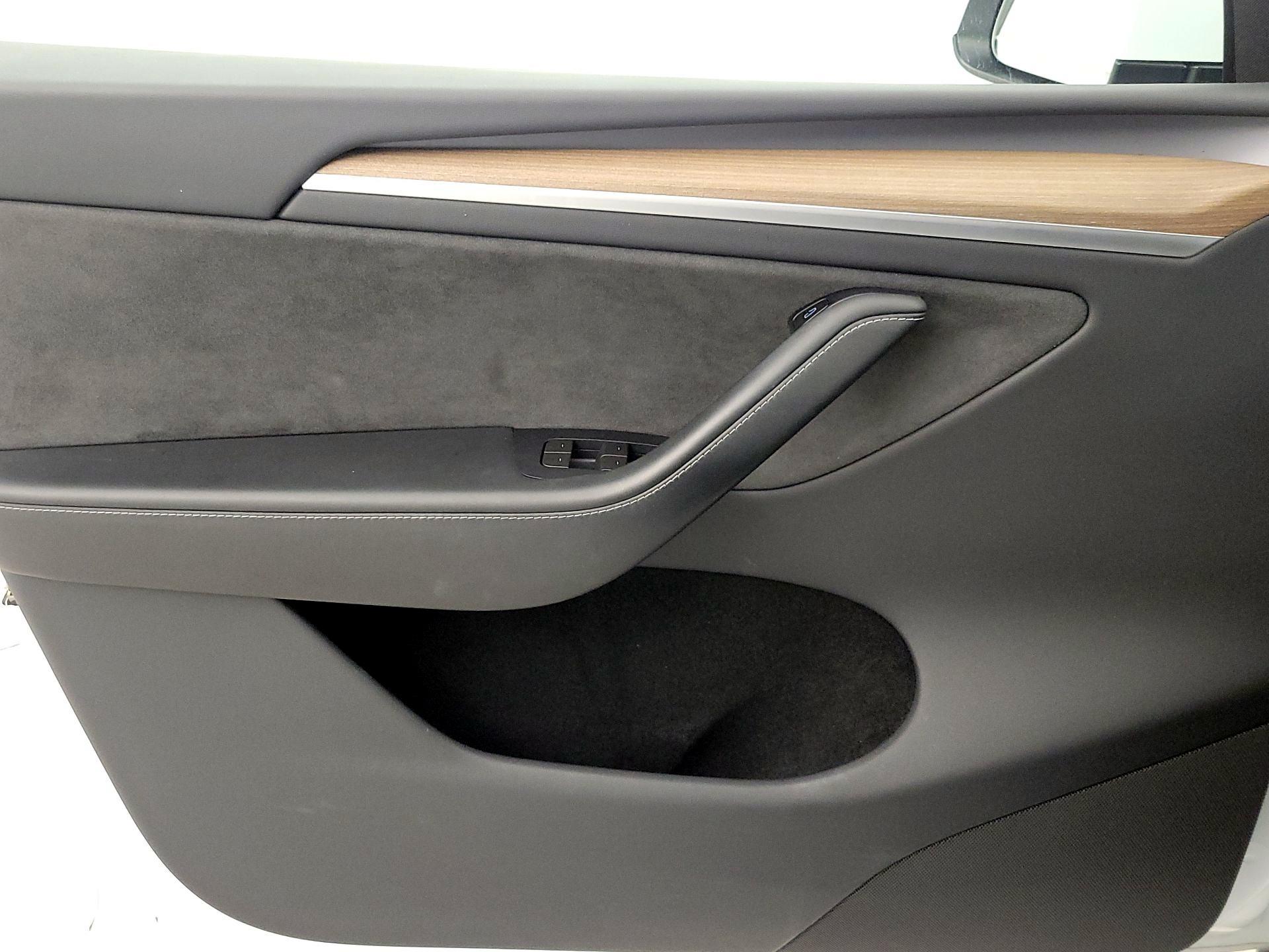 Thumbnail: 2023 Tesla Model Y - 12