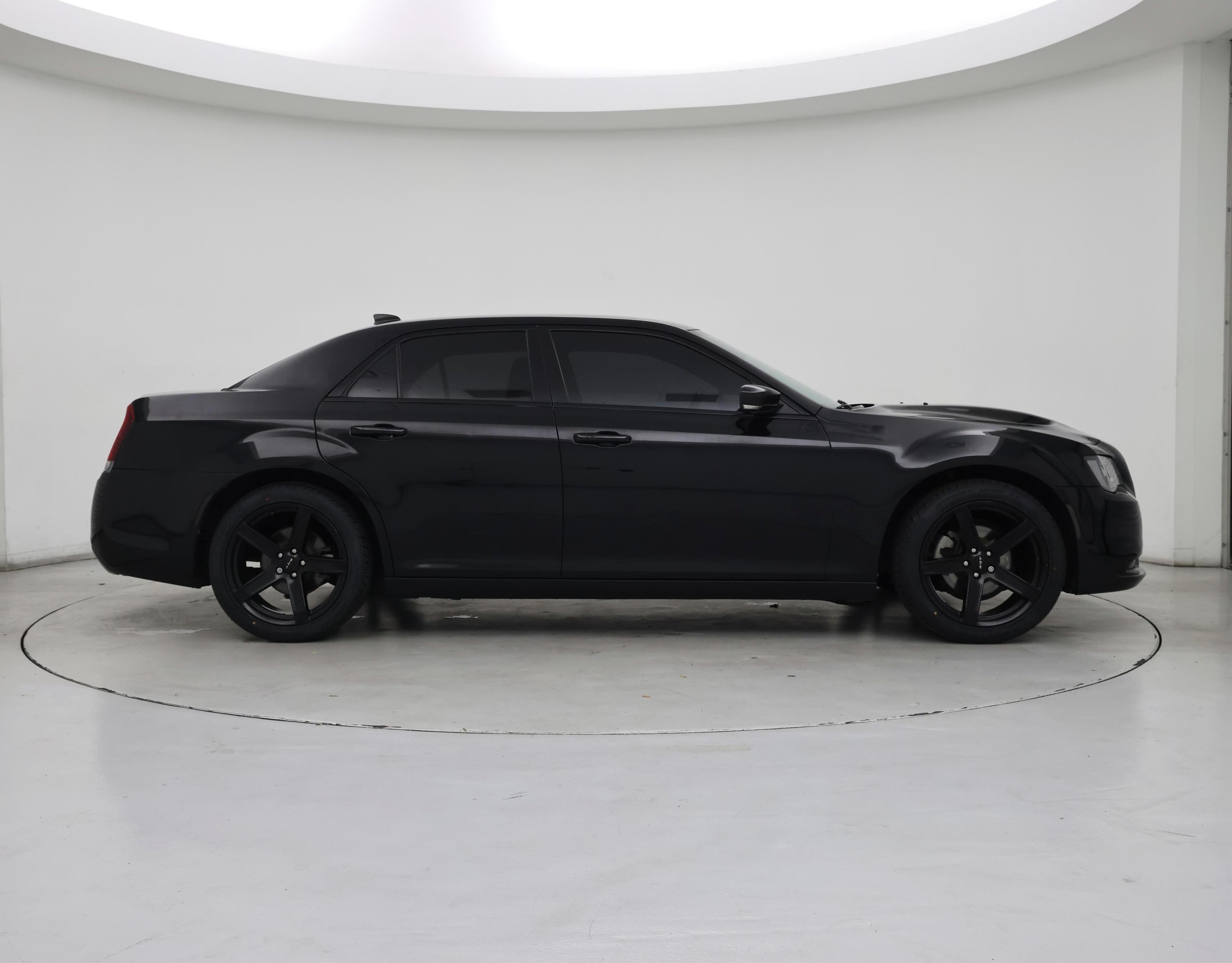 Thumbnail: 2021 Chrysler 300 - 7