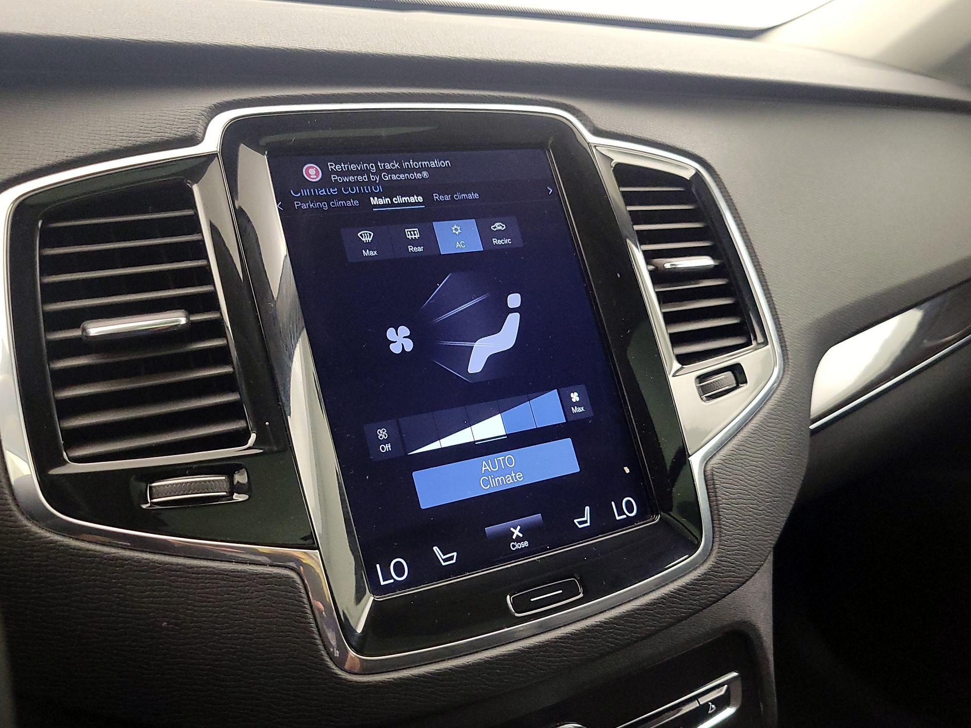 Thumbnail: 2018 Volvo XC90 - 17