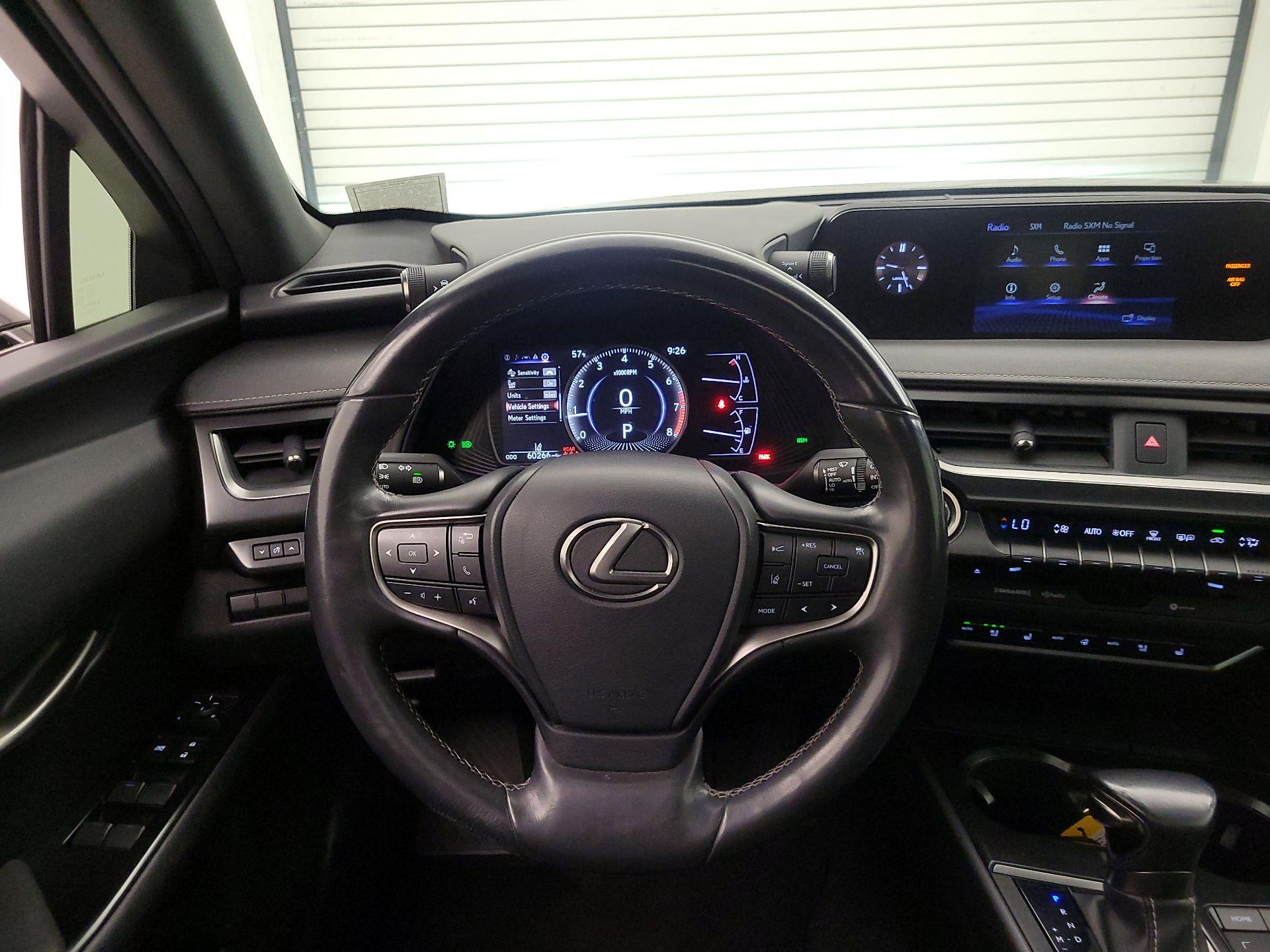 Thumbnail: 2019 Lexus UX - 10