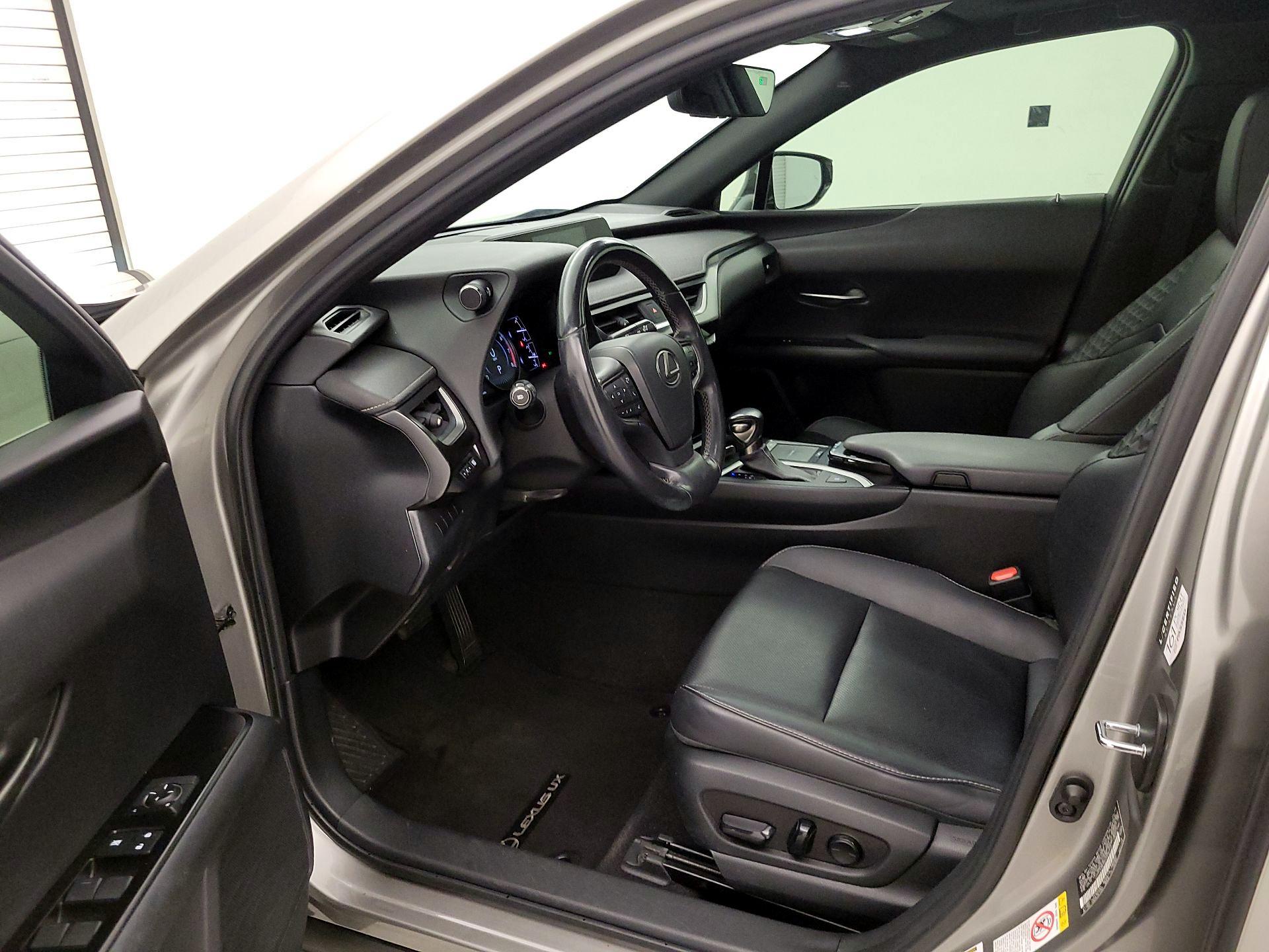 Thumbnail: 2019 Lexus UX - 11