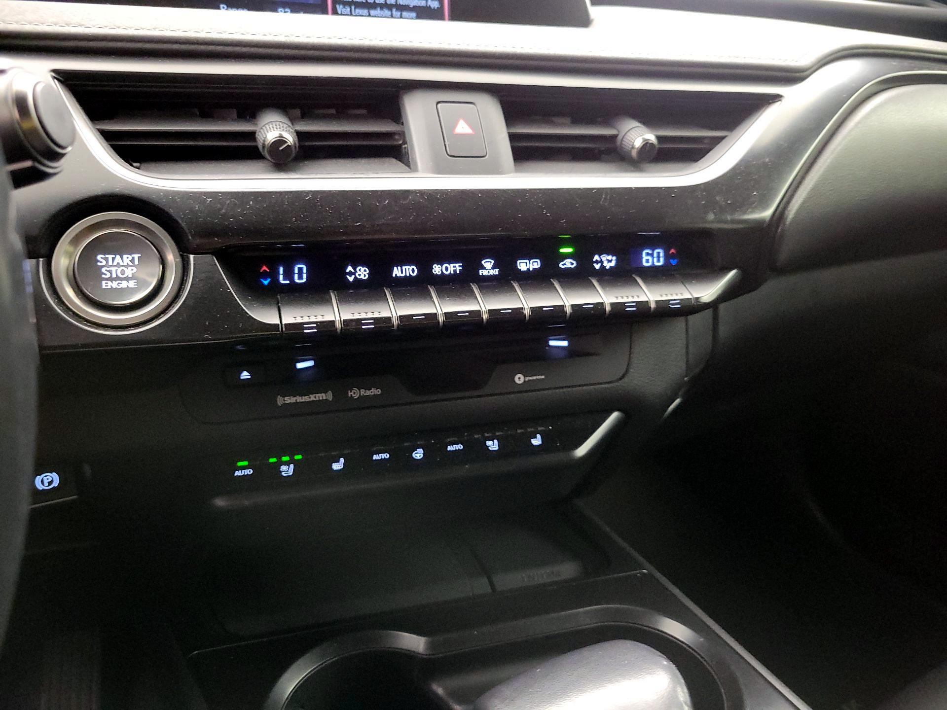 Thumbnail: 2019 Lexus UX - 16