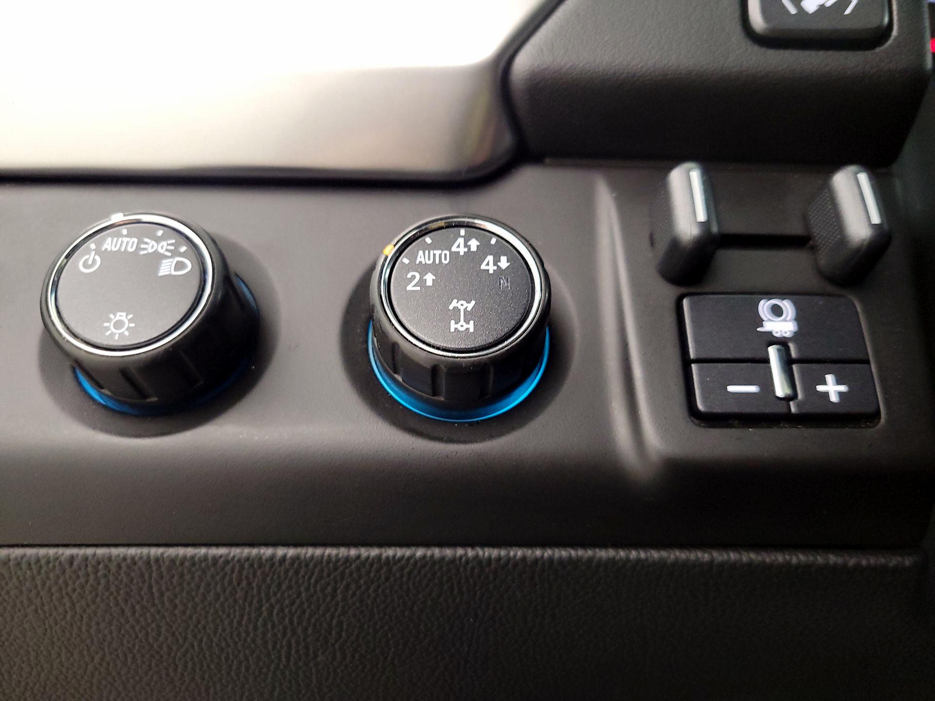 Thumbnail: 2016 Chevrolet Tahoe - 13