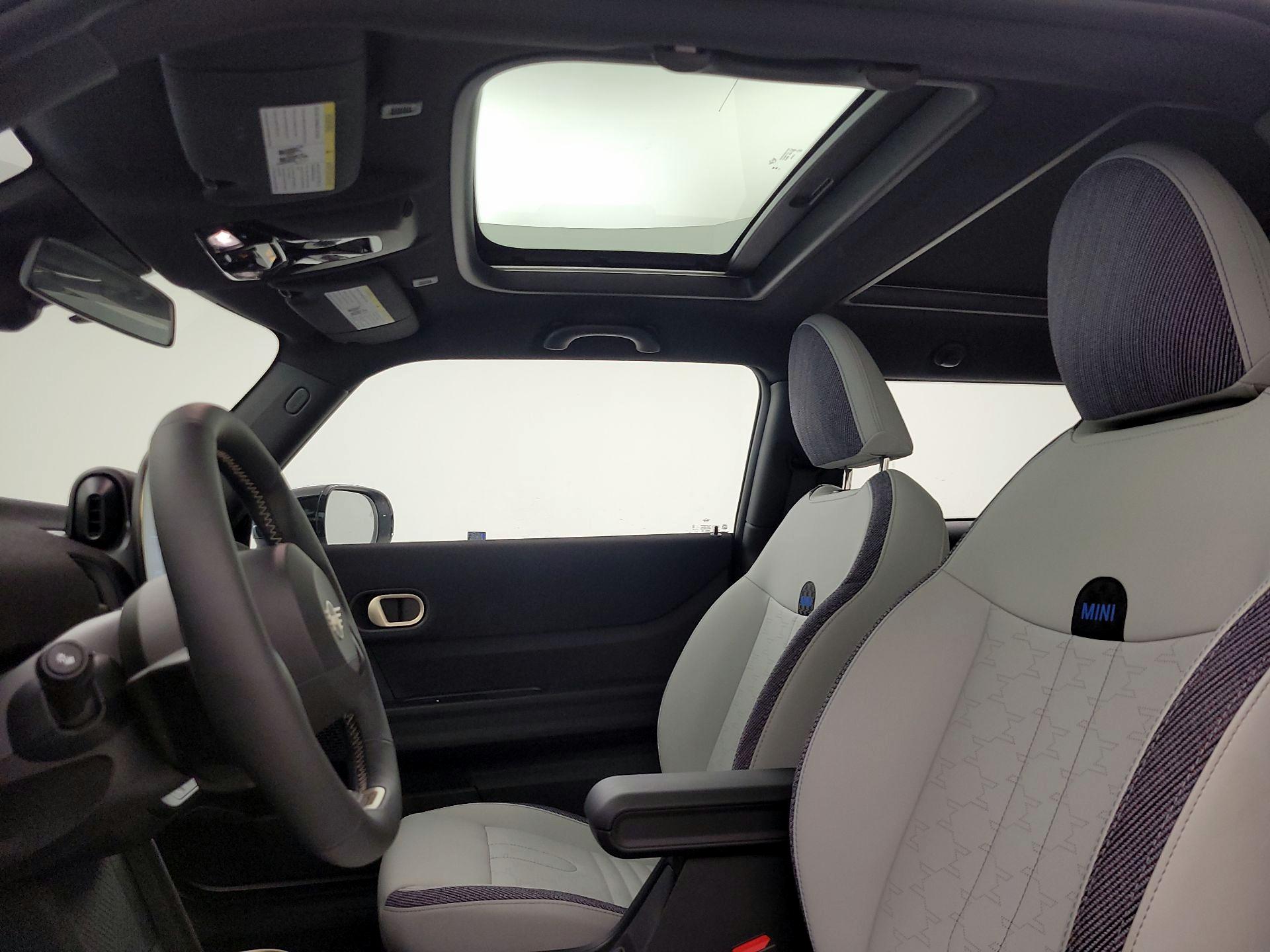 Thumbnail: 2025 MINI Cooper Hardtop - 17