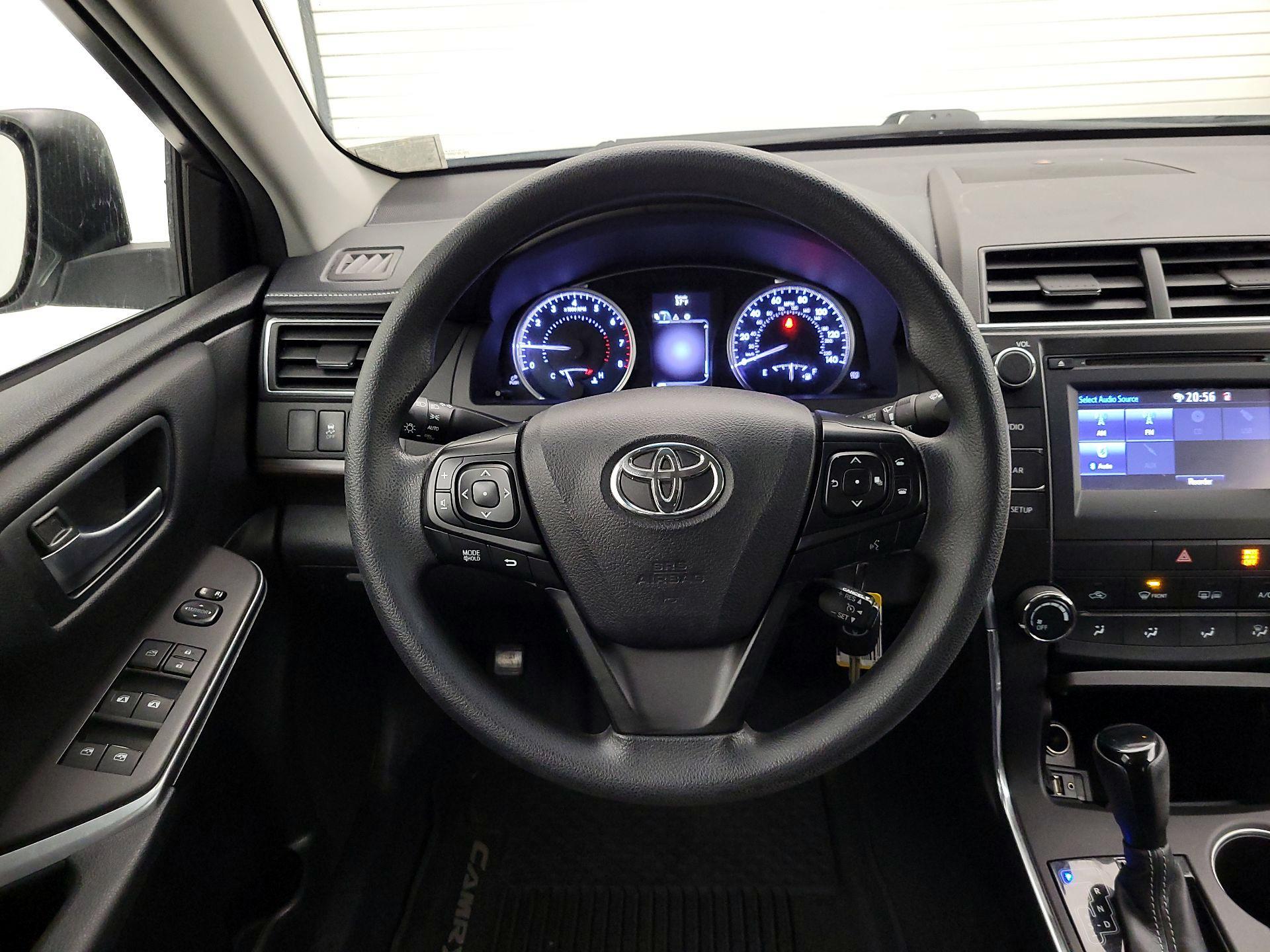 Thumbnail: 2016 Toyota Camry - 10