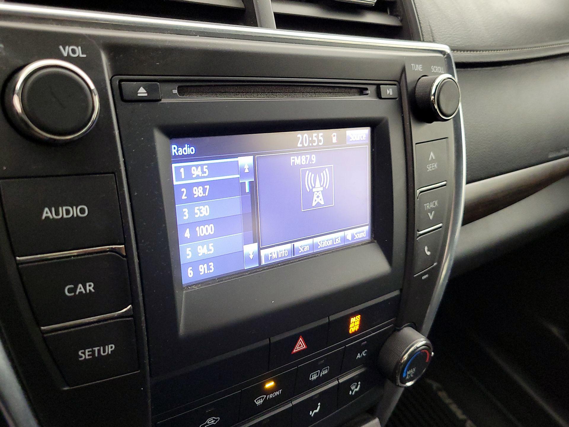 Thumbnail: 2016 Toyota Camry - 15