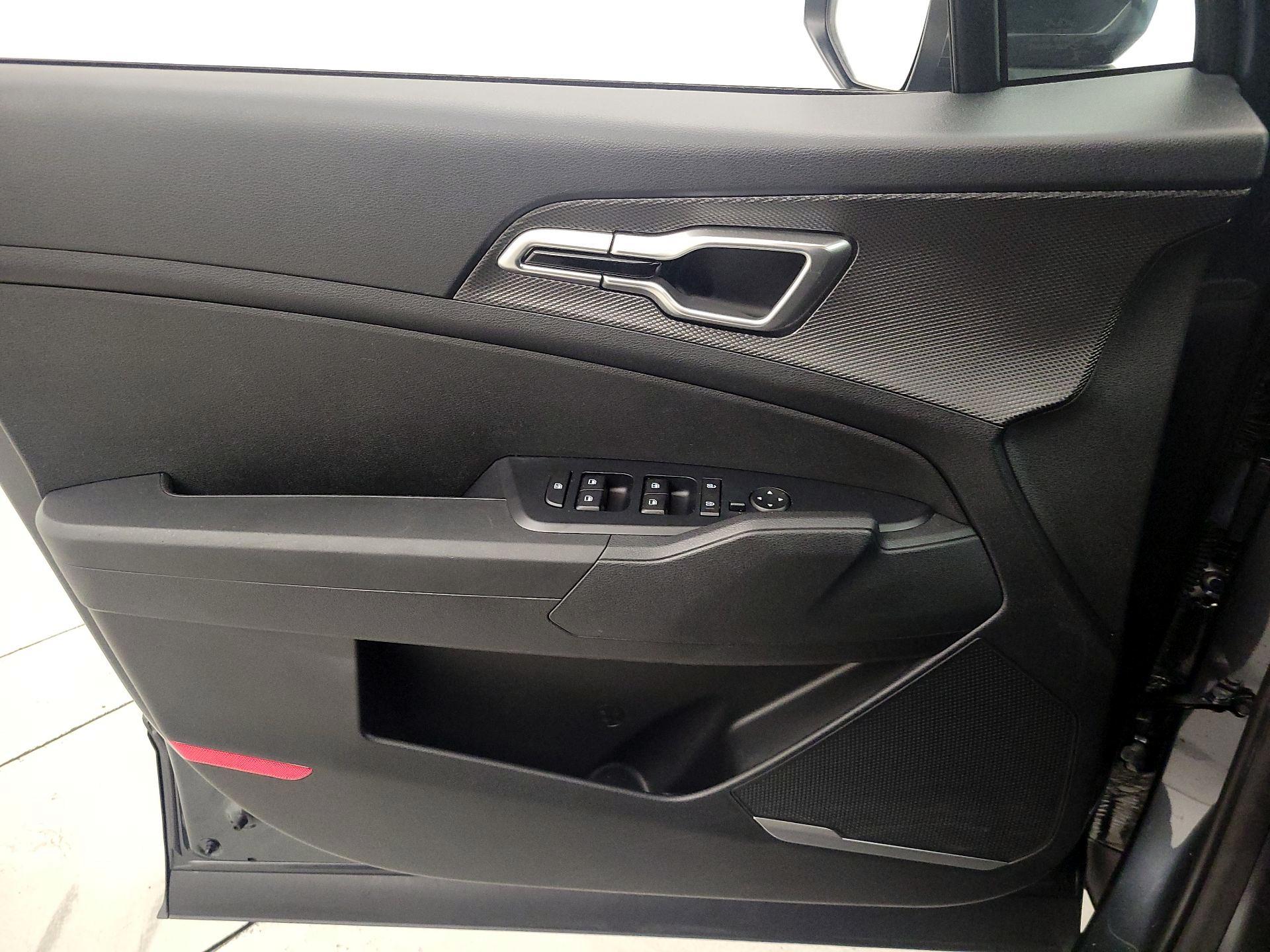 Thumbnail: 2023 Kia Sportage - 12