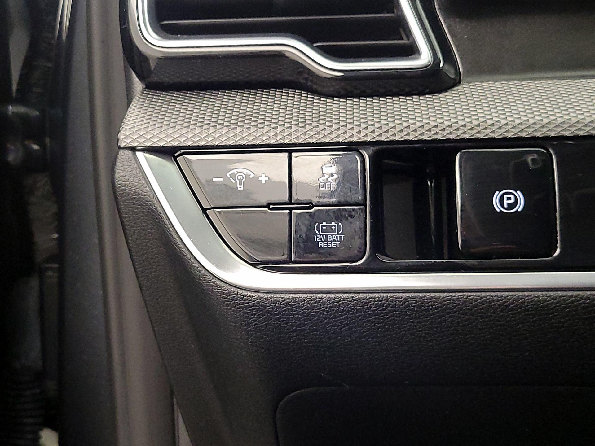 Thumbnail: 2023 Kia Sportage - 13