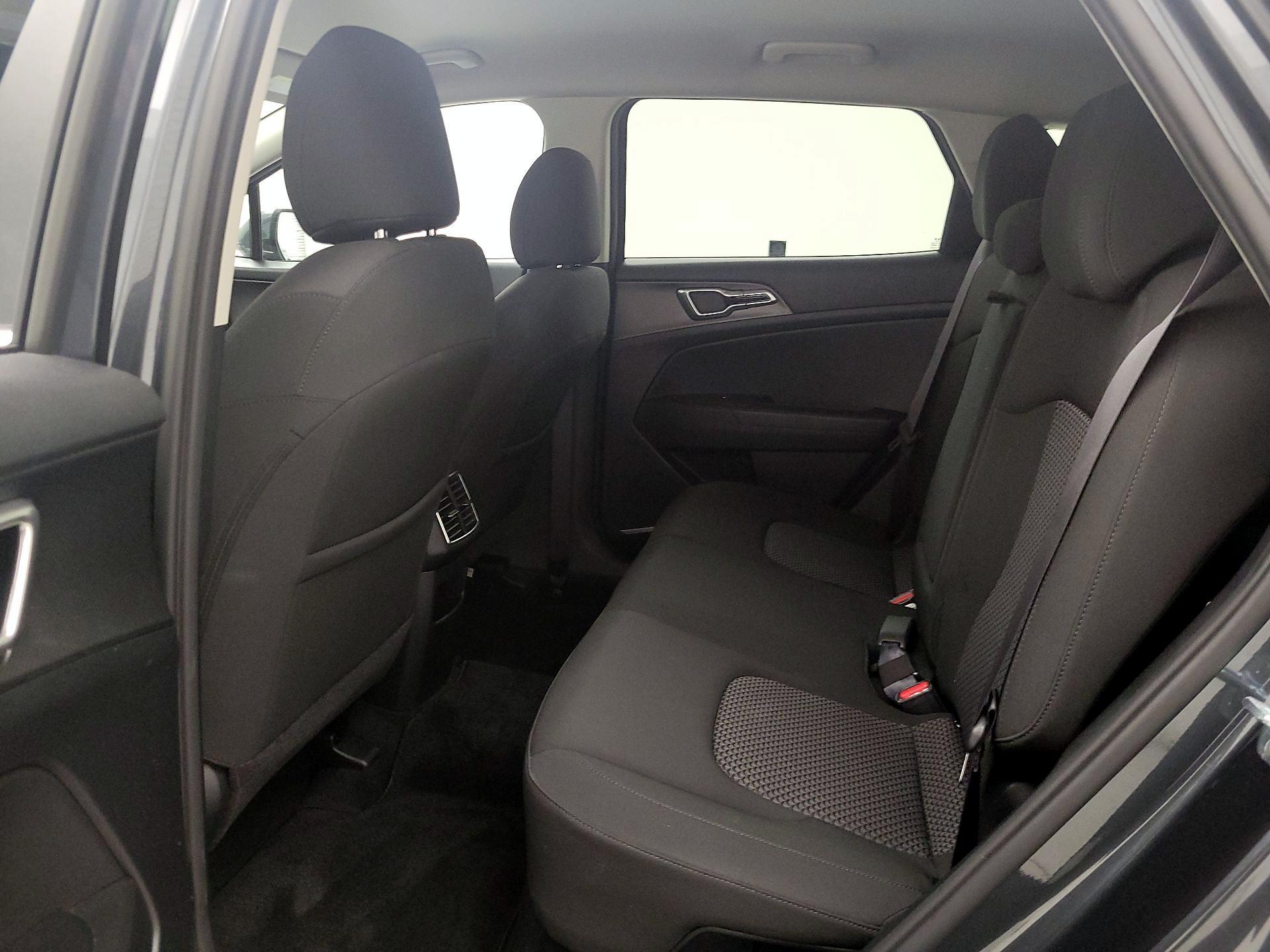 Thumbnail: 2023 Kia Sportage - 19