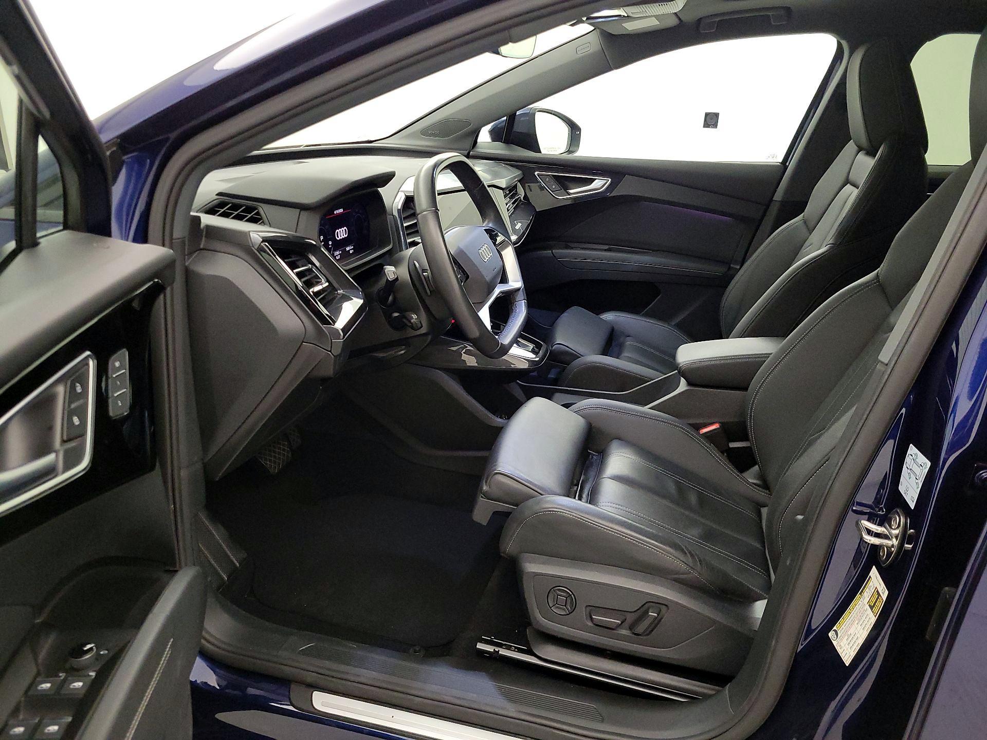 Thumbnail: 2022 Audi Q4 e-tron - 11