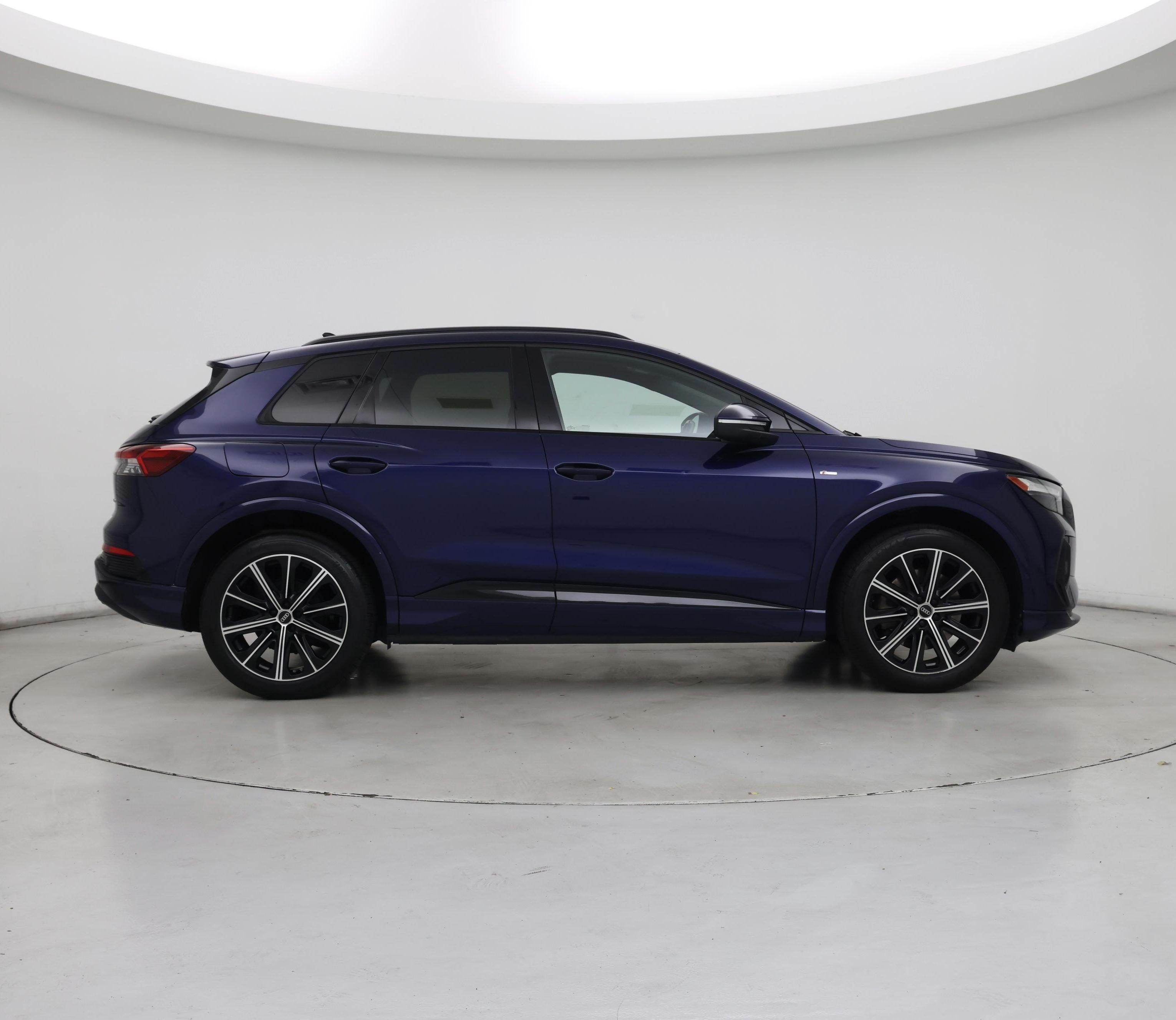 Thumbnail: 2022 Audi Q4 e-tron - 7