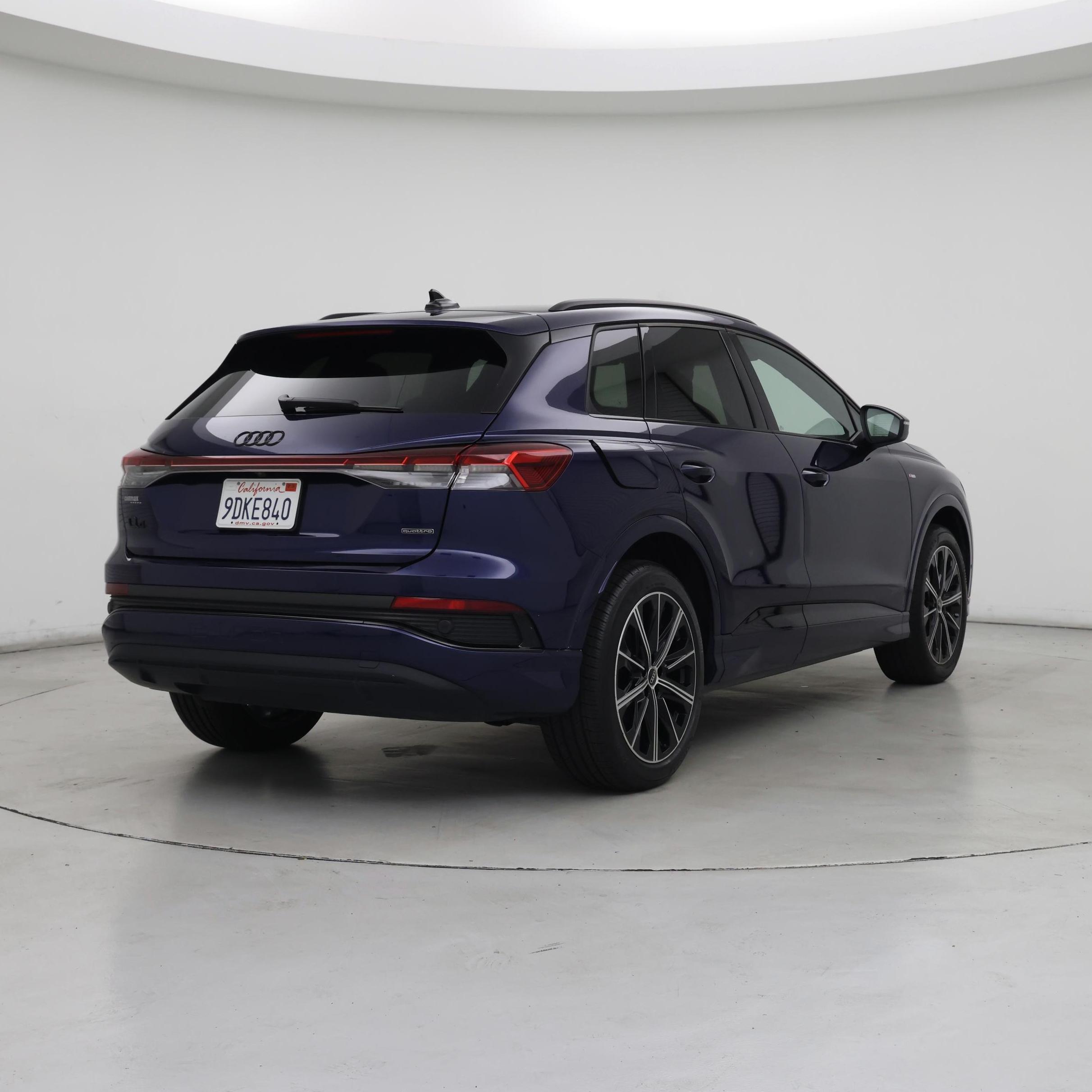 Thumbnail: 2022 Audi Q4 e-tron - 8