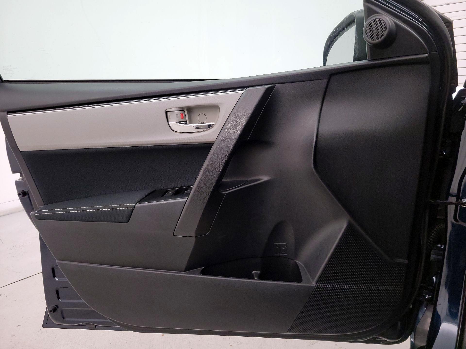Thumbnail: 2017 Toyota Corolla - 12